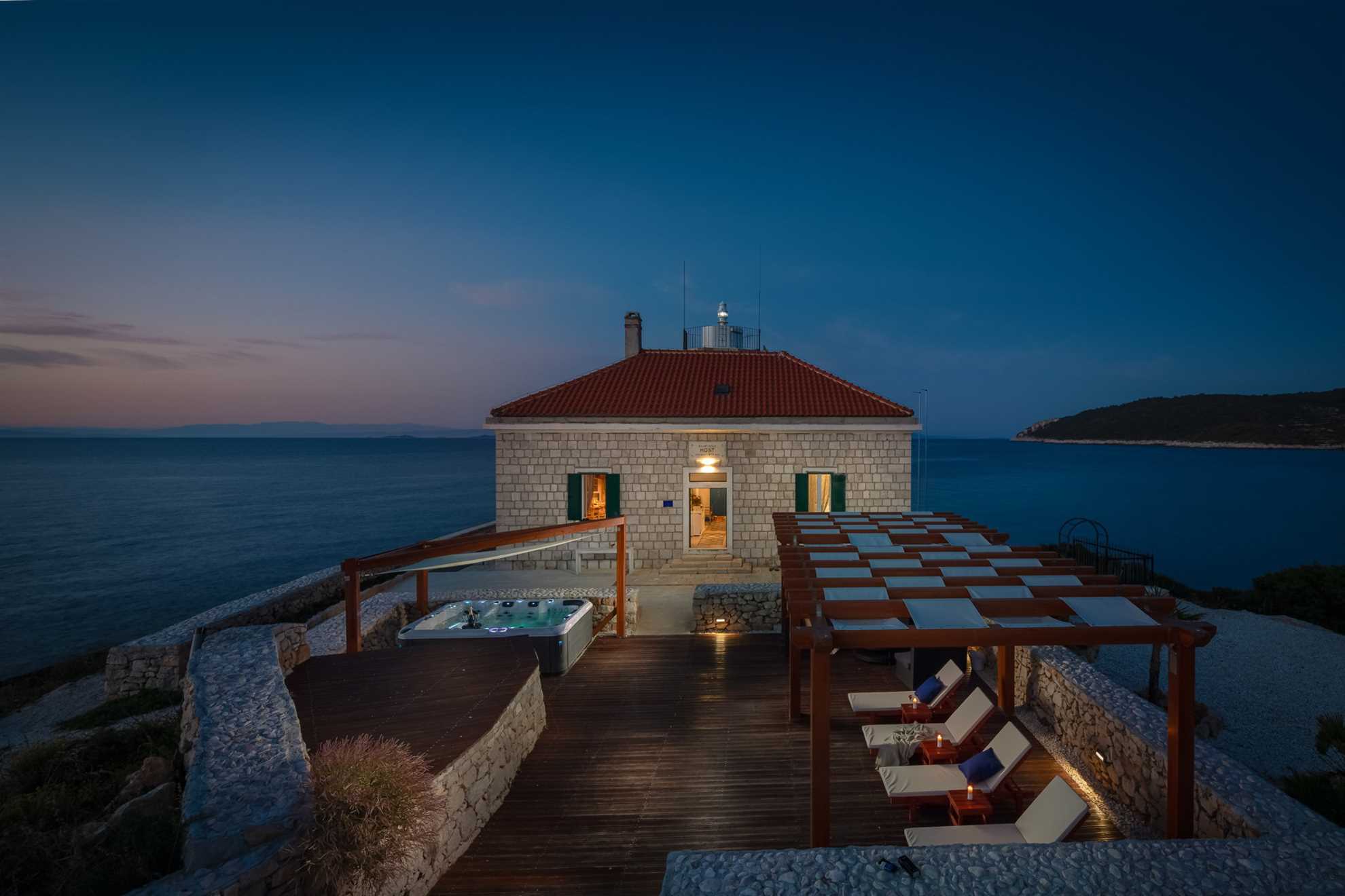 Luxury Villa Lighthouse Beyond