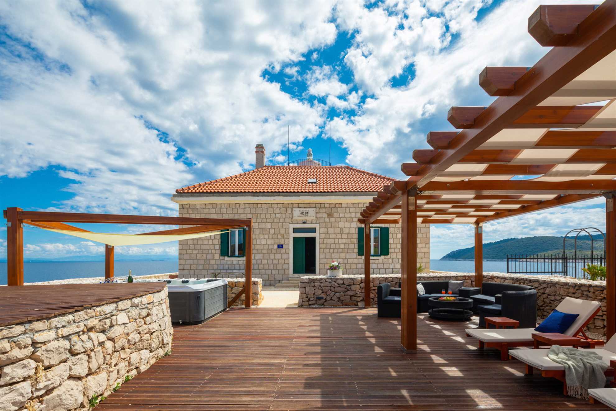 Luxury Villa Lighthouse Beyond