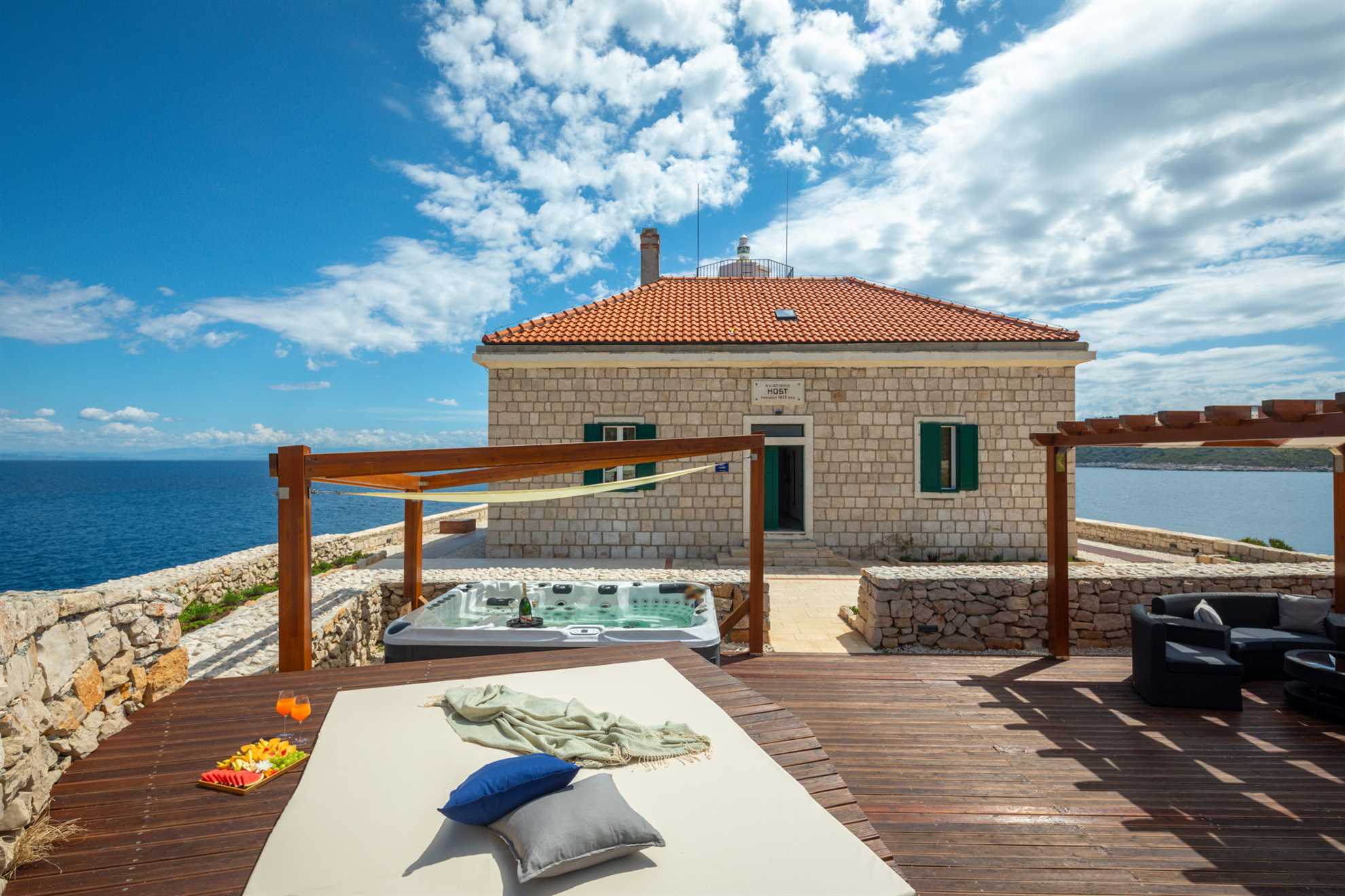 Luxury Villa Lighthouse Beyond
