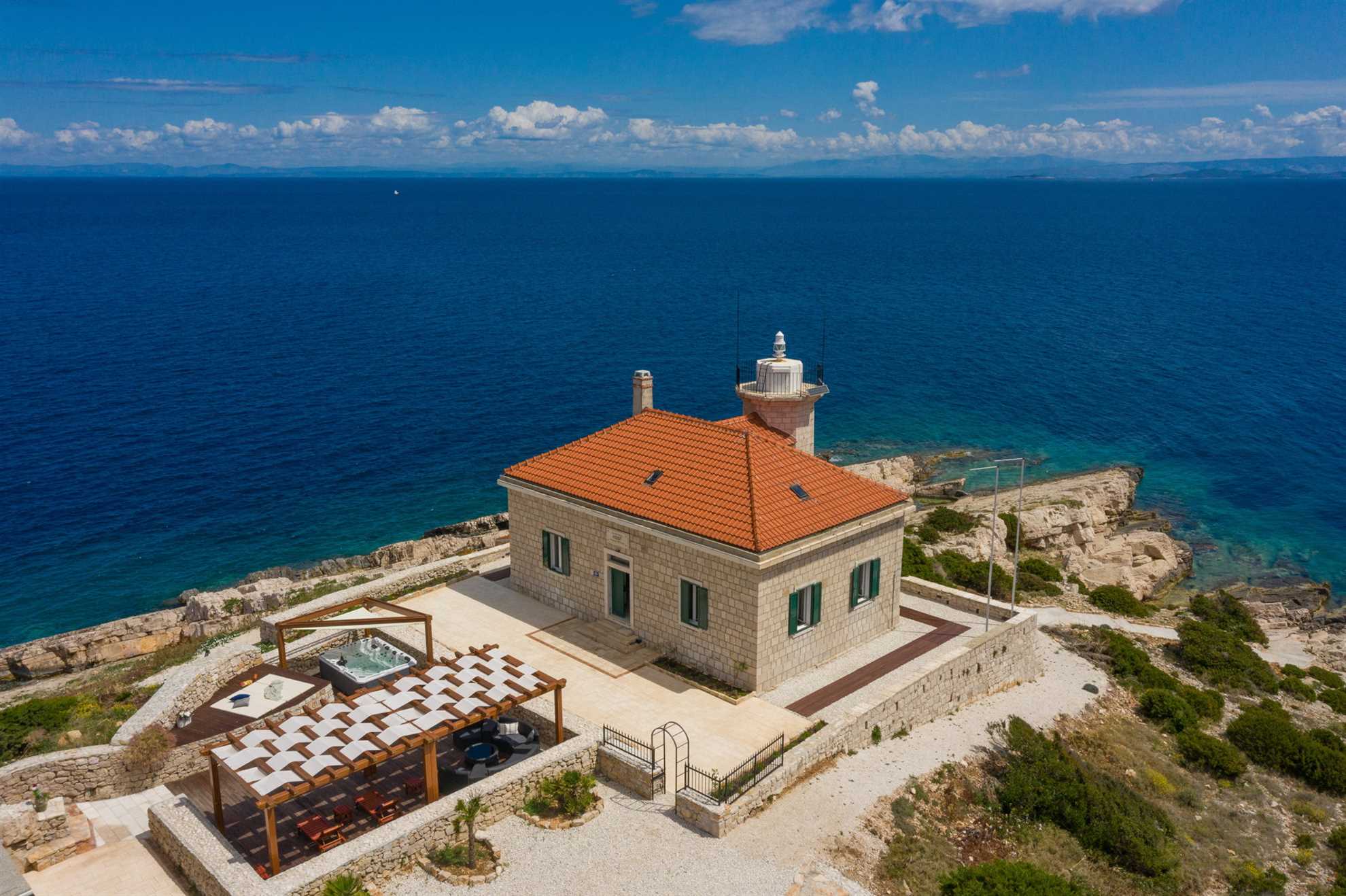 Luxury Villa Lighthouse Beyond