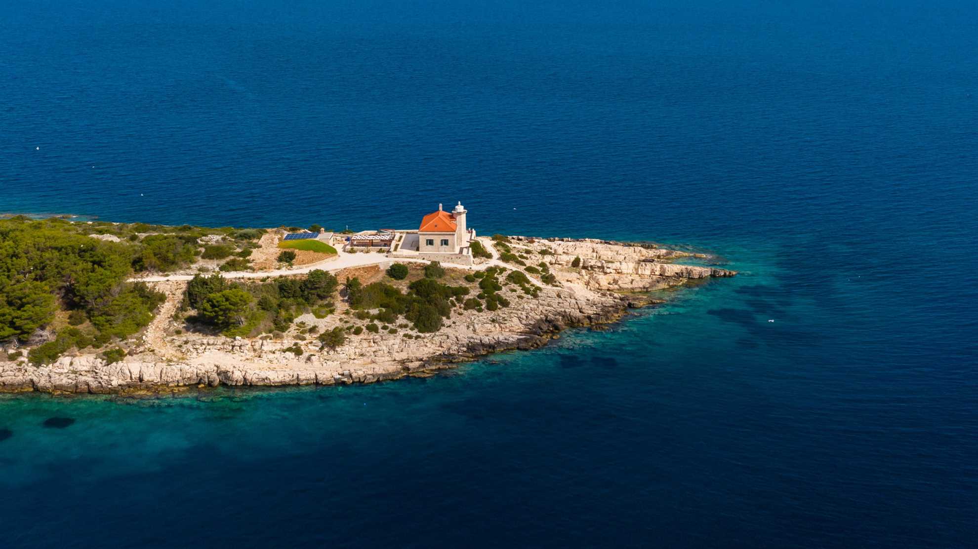 Luxury Villa Lighthouse Beyond