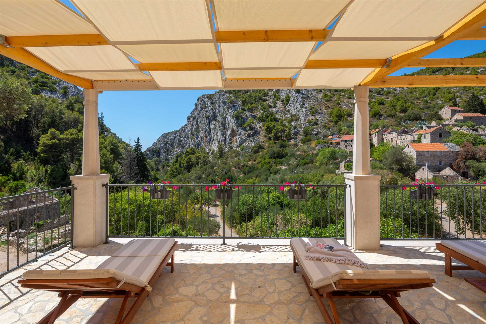 Country Villa Hvar Hill with Pool