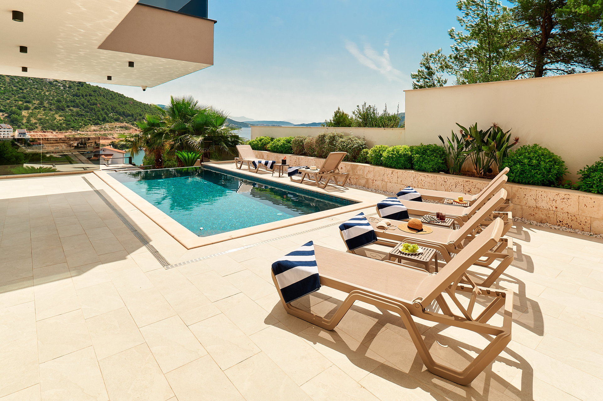 Luxury Villa Posh Plum with Pool