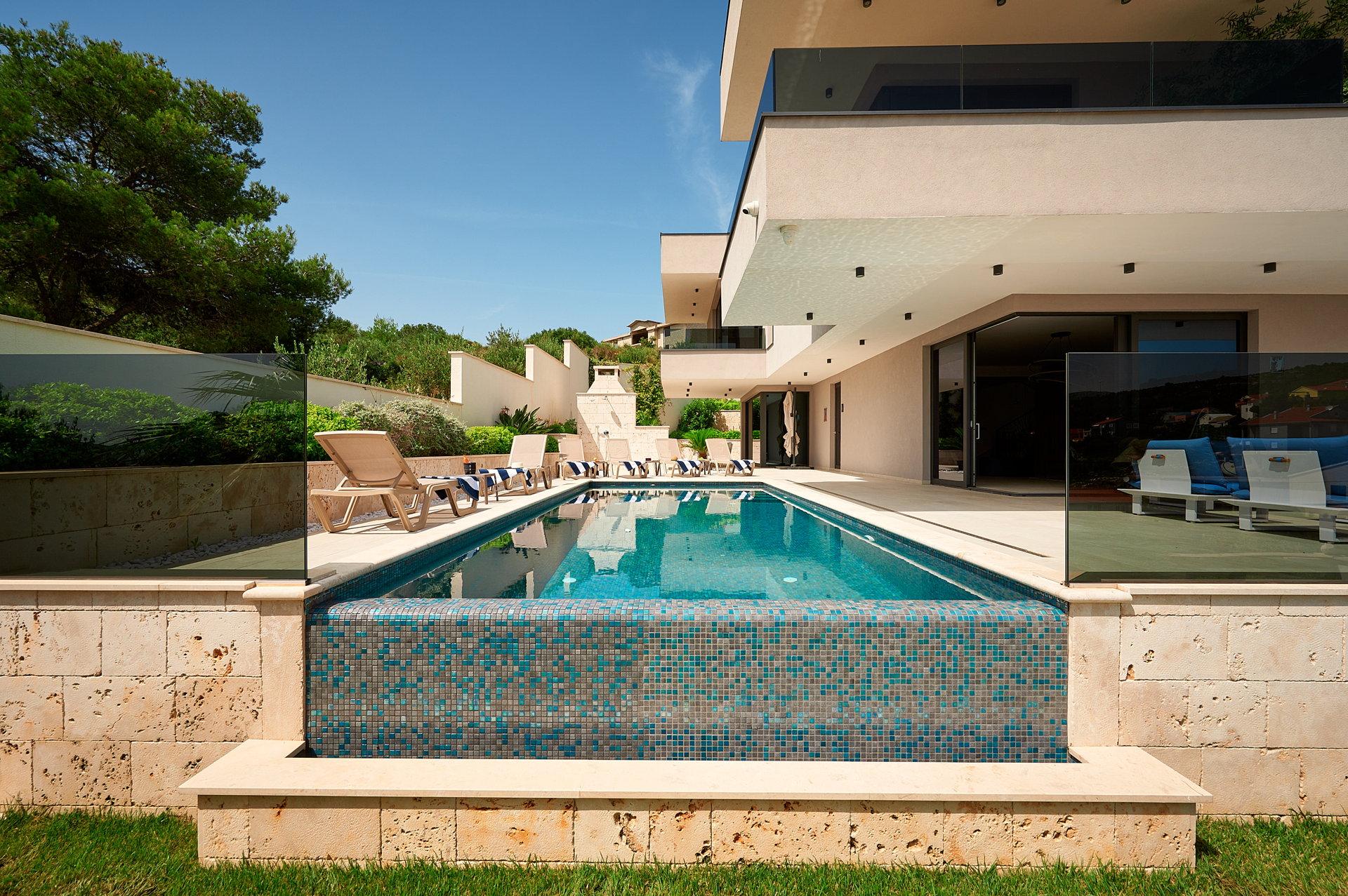 Luxury Villa Posh Plum with Pool