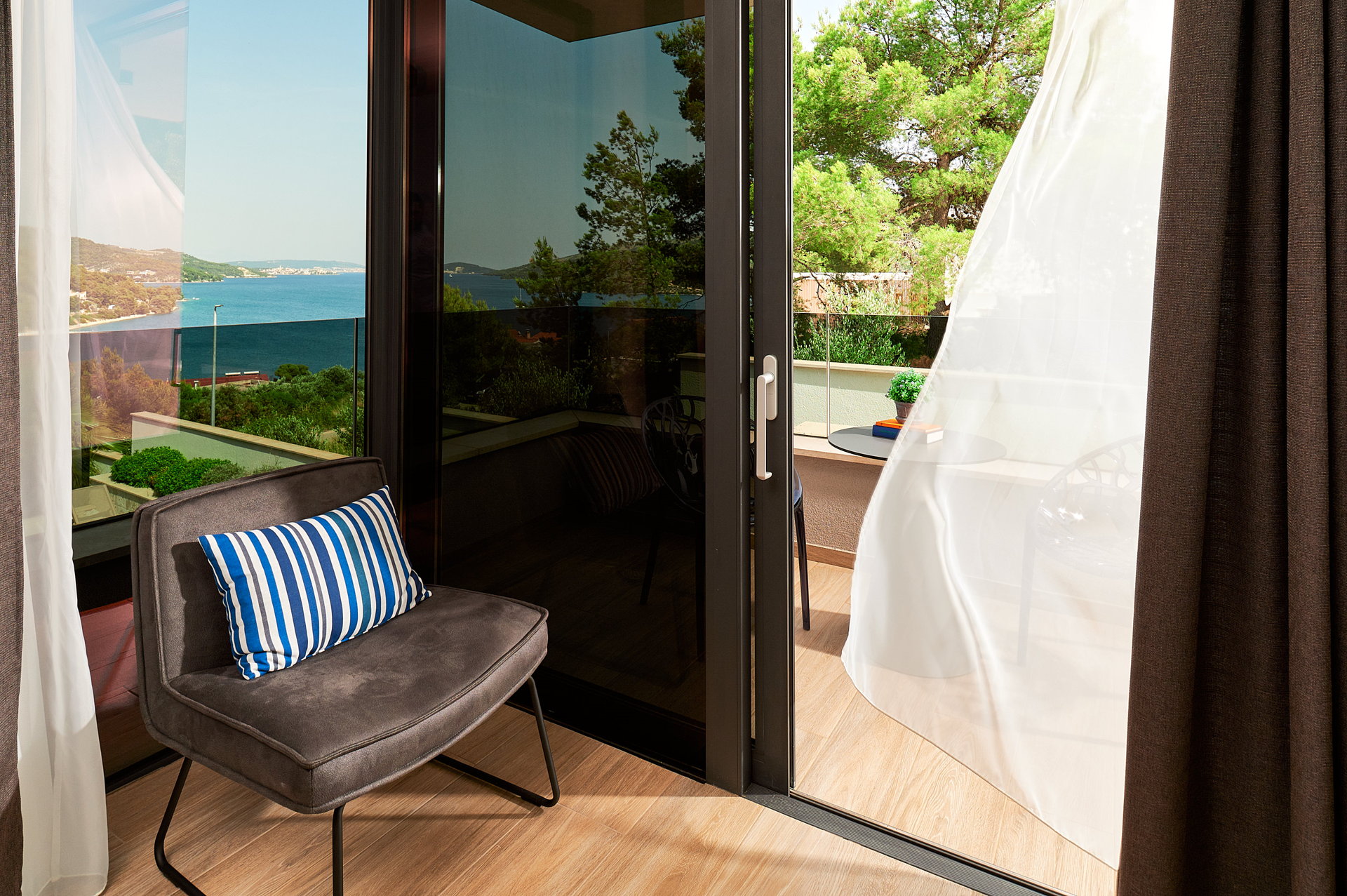 Luxury Villa Posh Plum with Pool