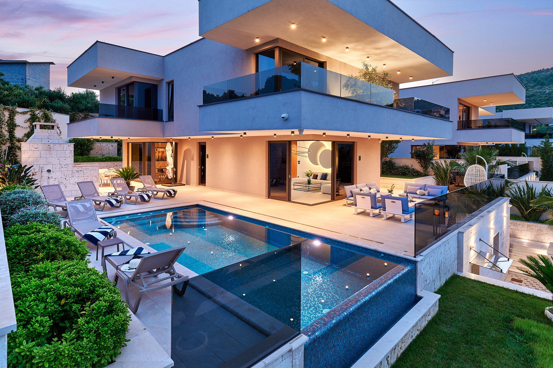 Luxury Villa Posh Plum with Pool