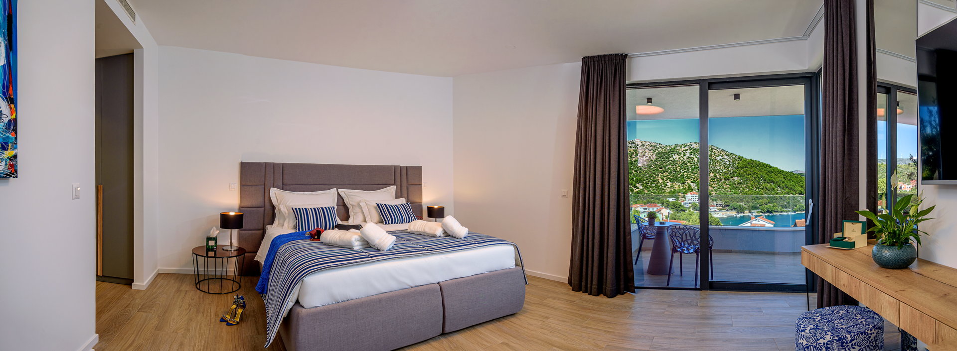 Luxury Villa Posh Plum with Pool