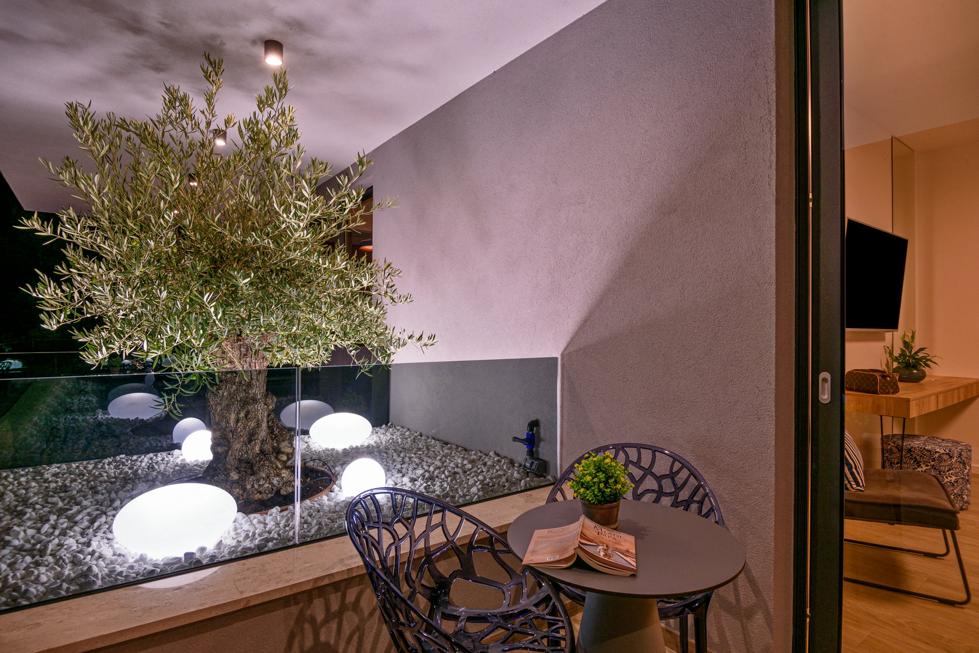 Luxury Villa Posh Plum with Pool