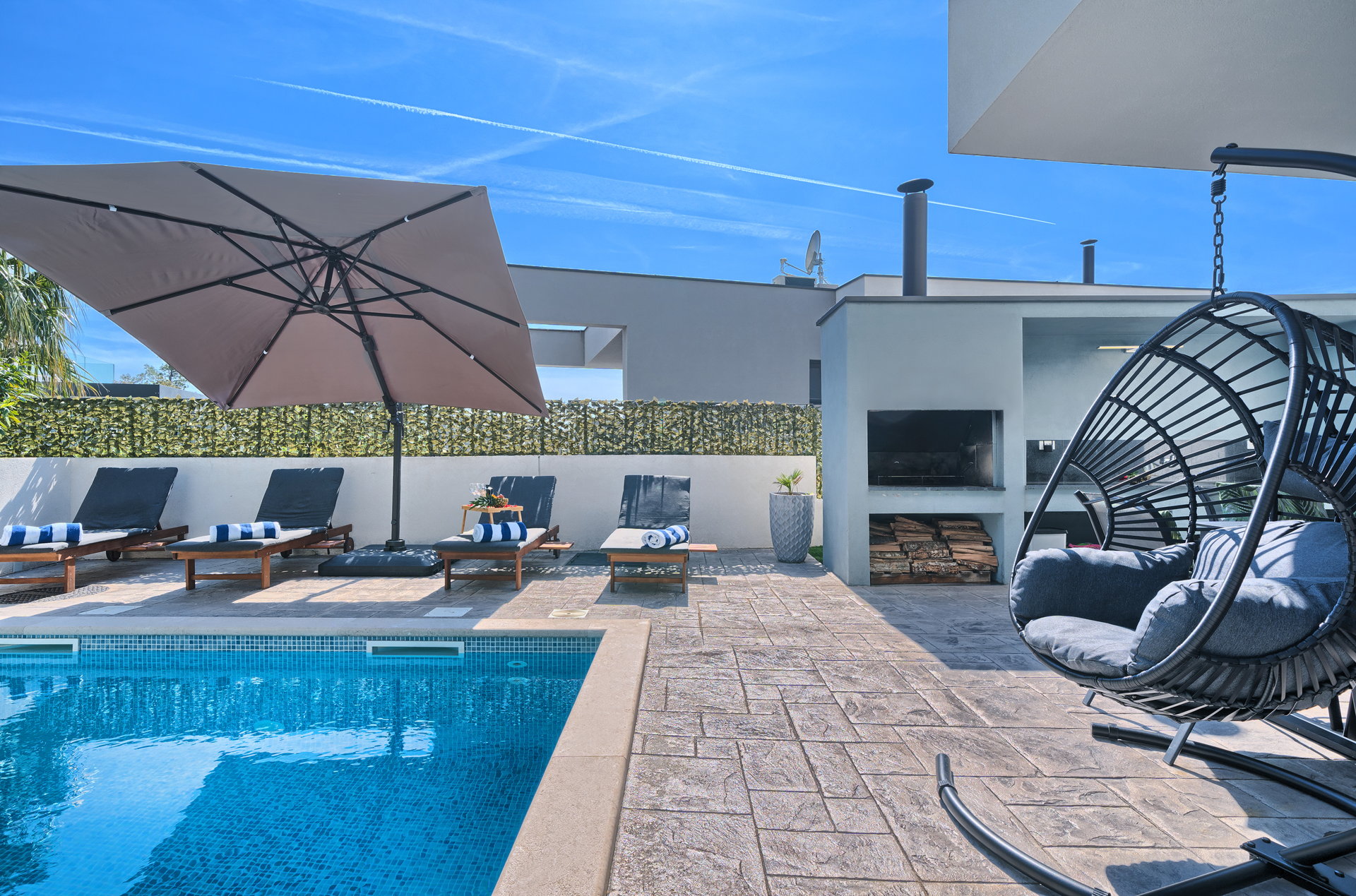 Villa Victoria with Pool