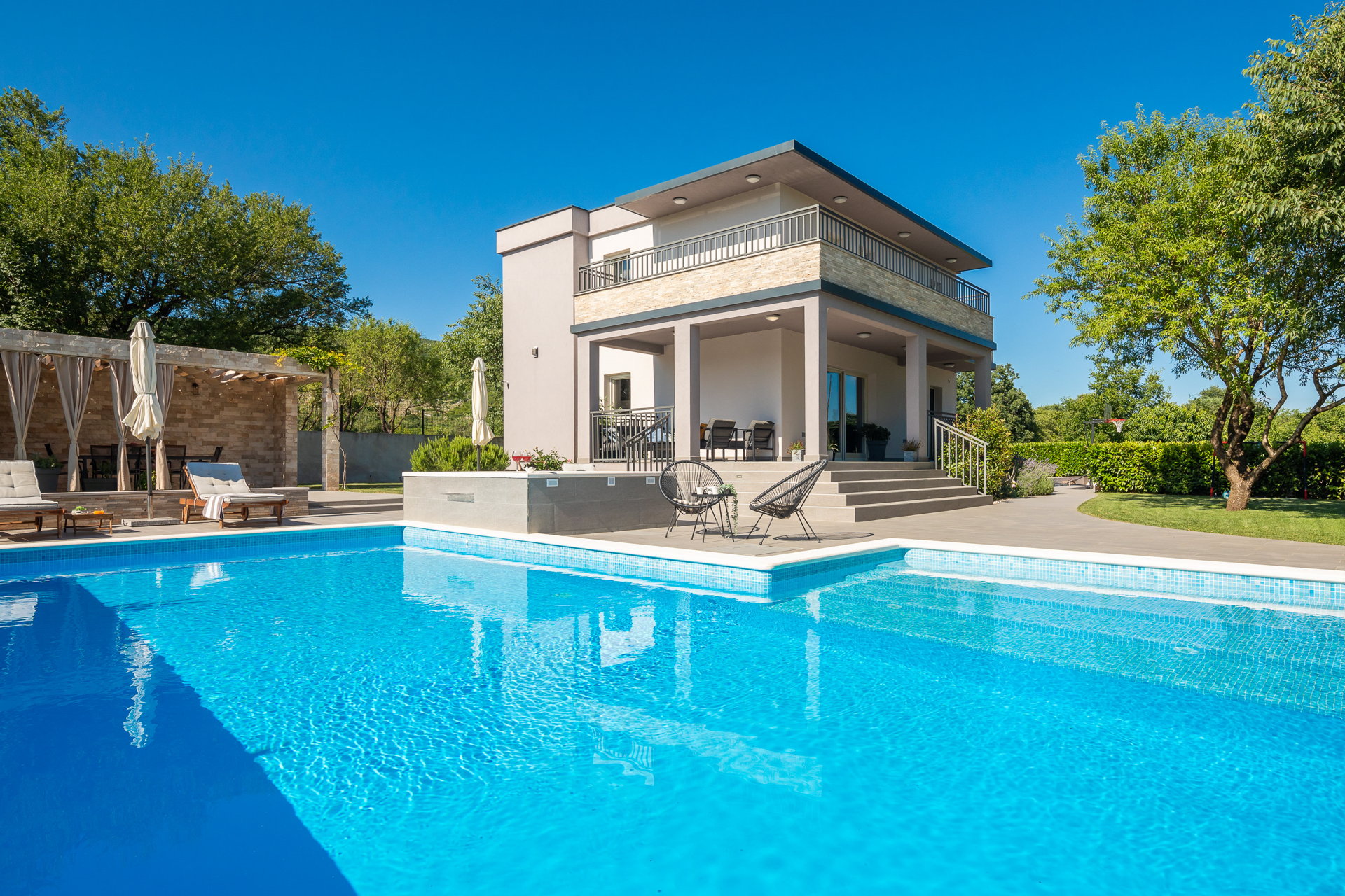 Villa Verde with Pool