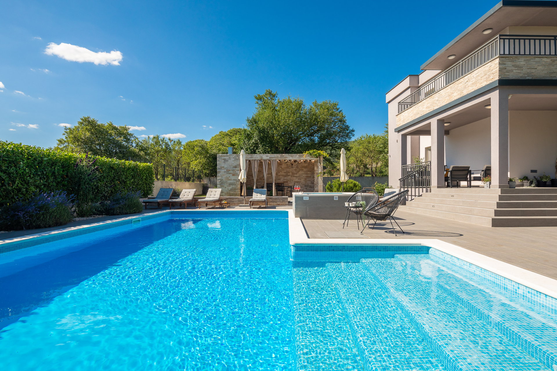 Villa Verde with Pool