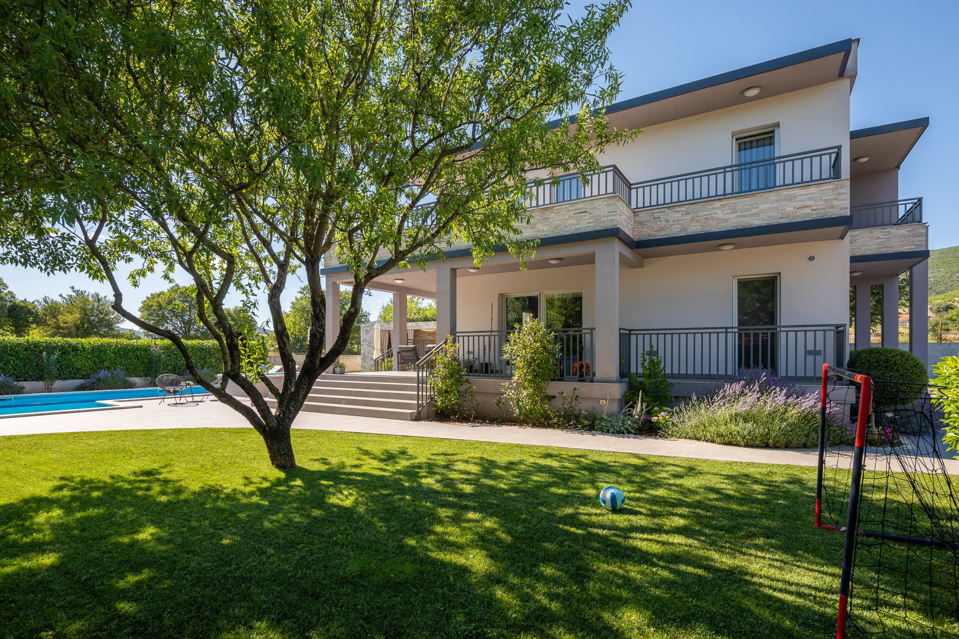Villa Verde with Pool
