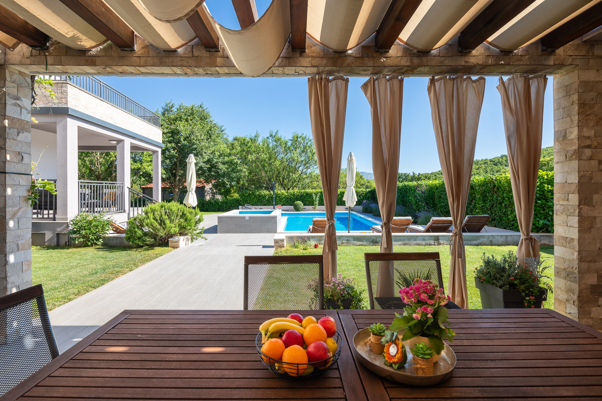 Villa Verde with Pool