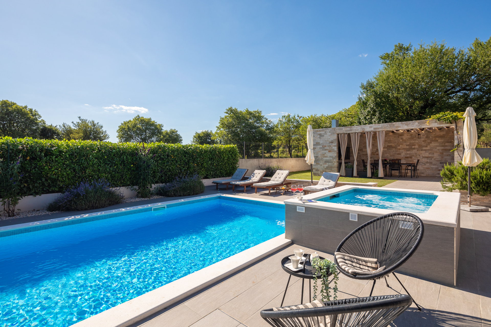 Villa Verde with Pool