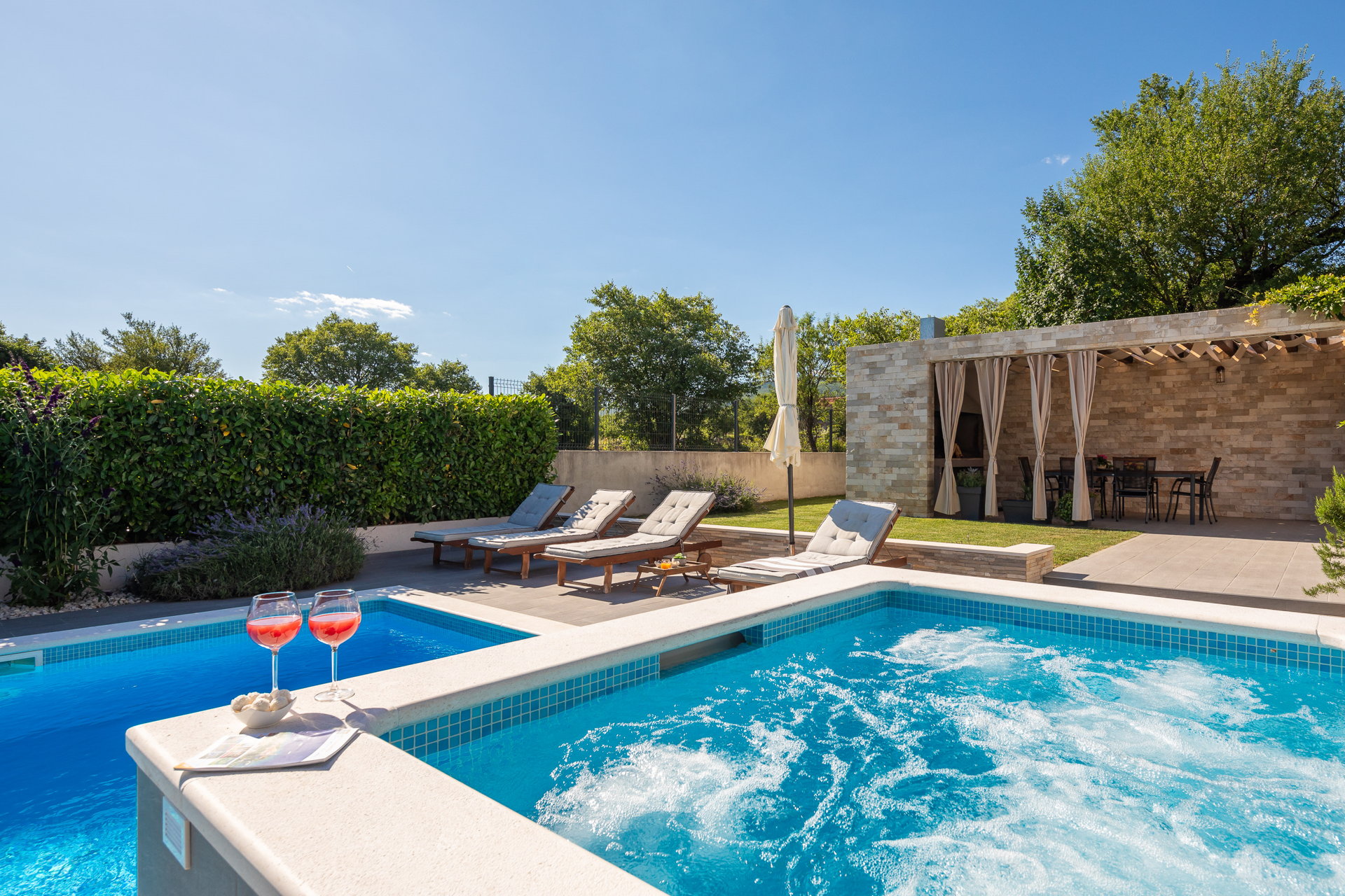 Villa Verde with Pool