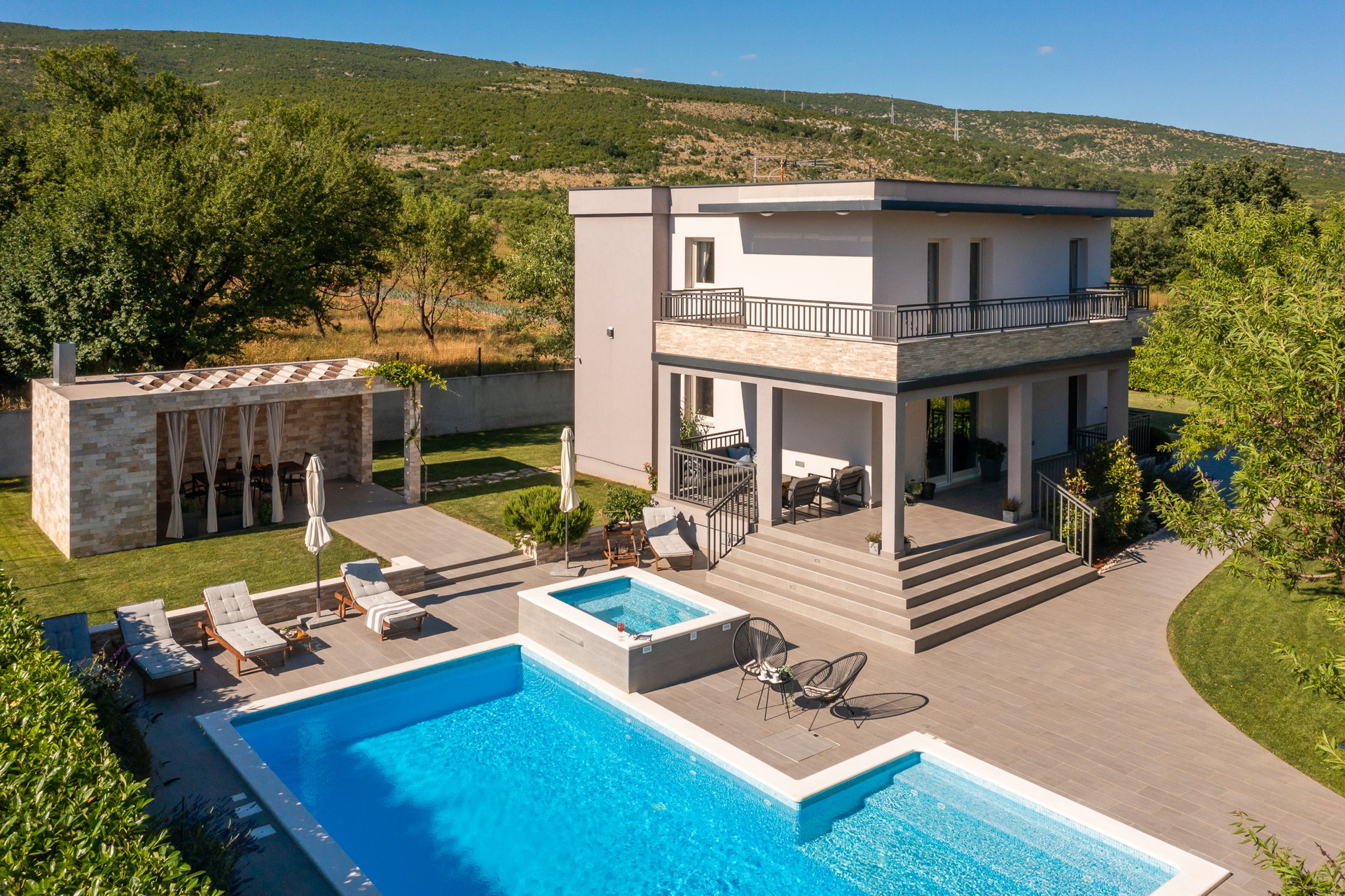 Villa Verde with Pool