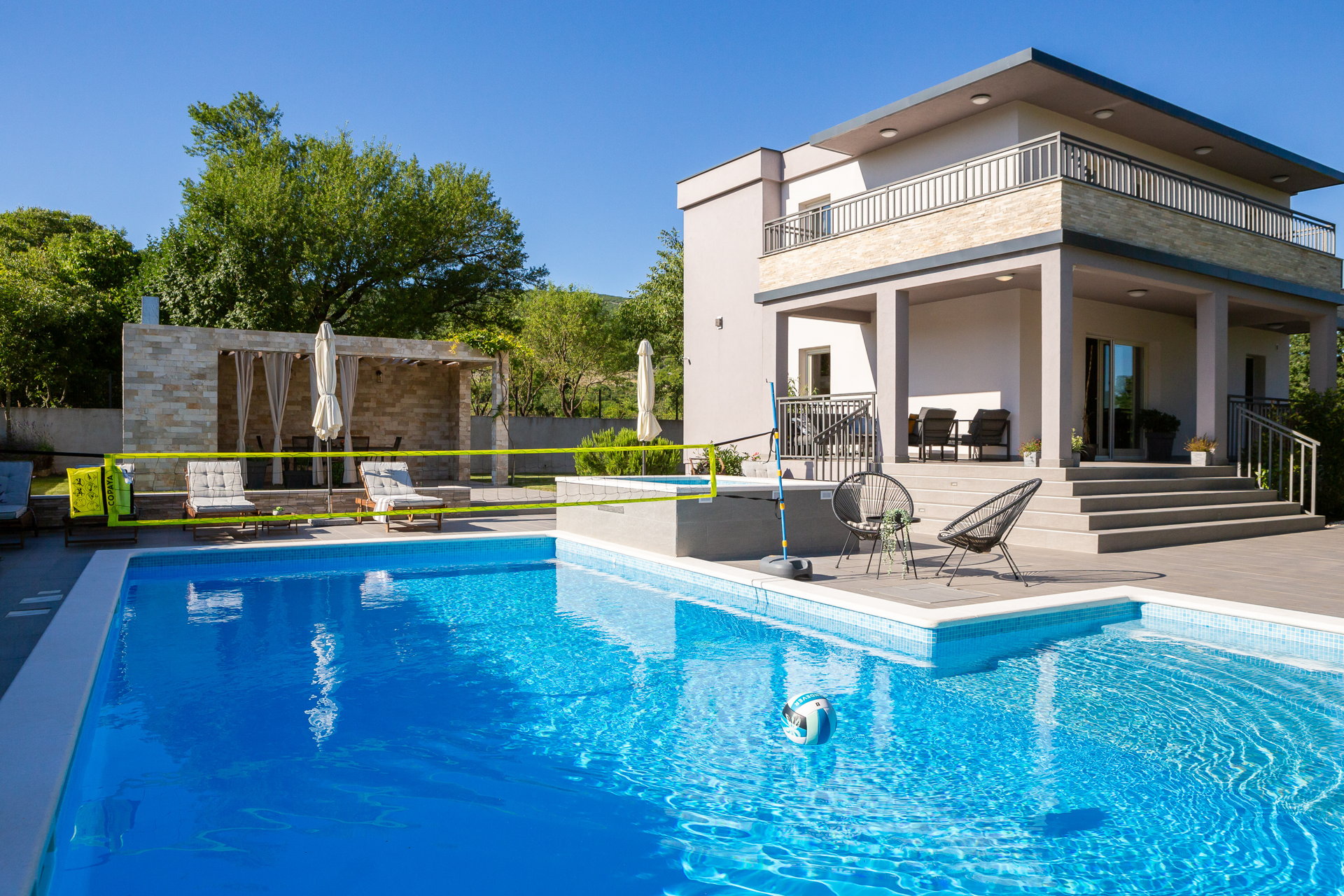 Villa Verde with Pool