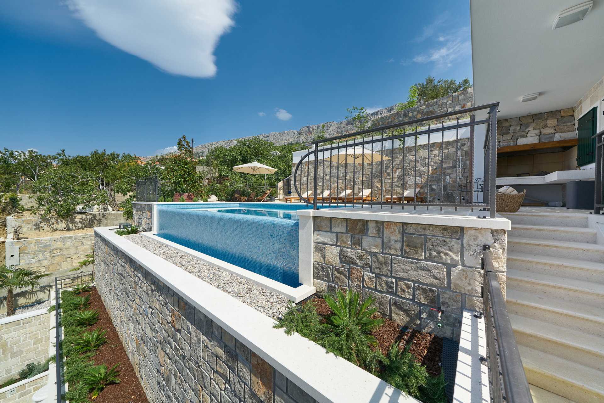Luxury Villa Indigo with Pool