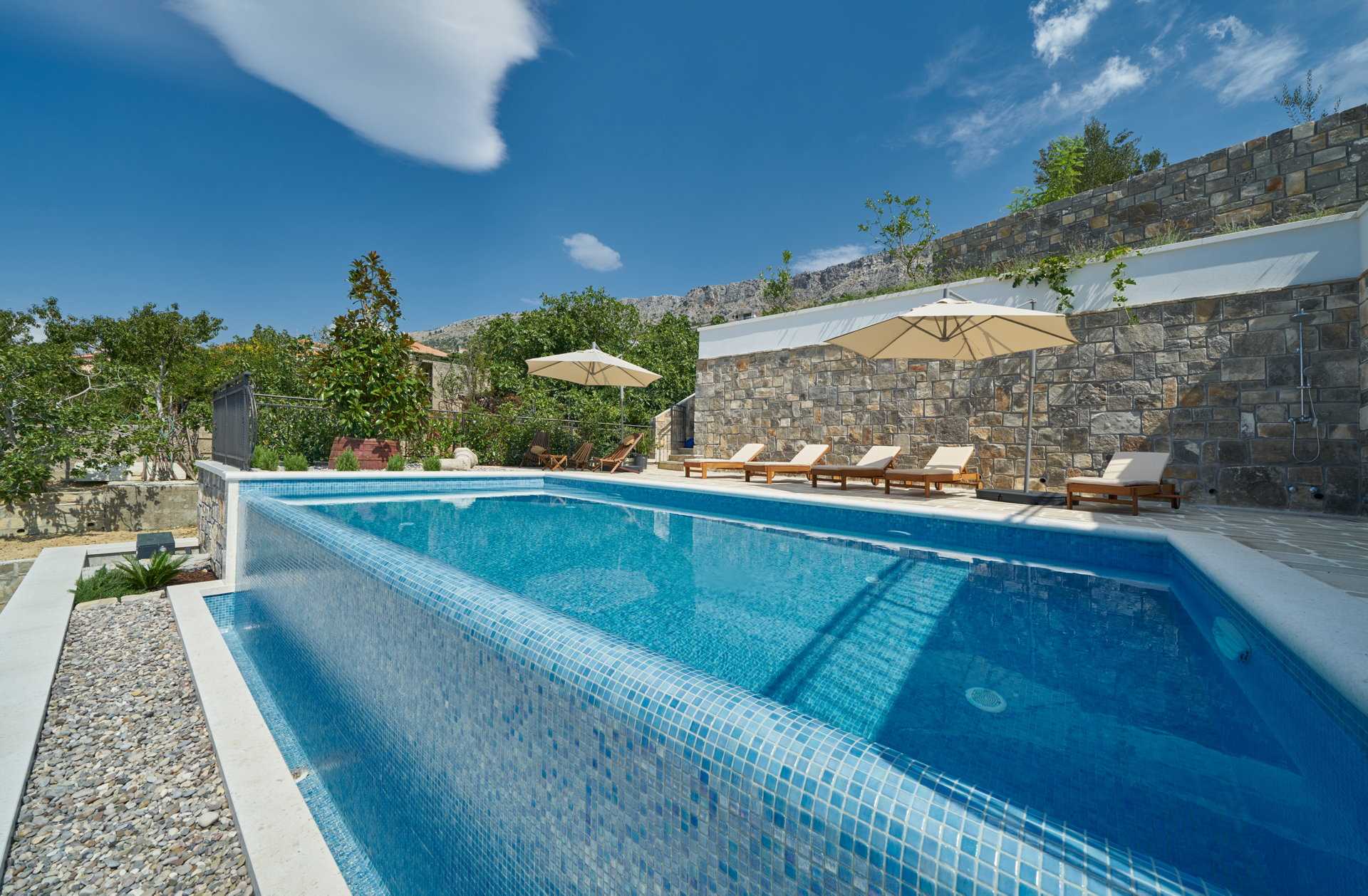 Luxury Villa Indigo with Pool