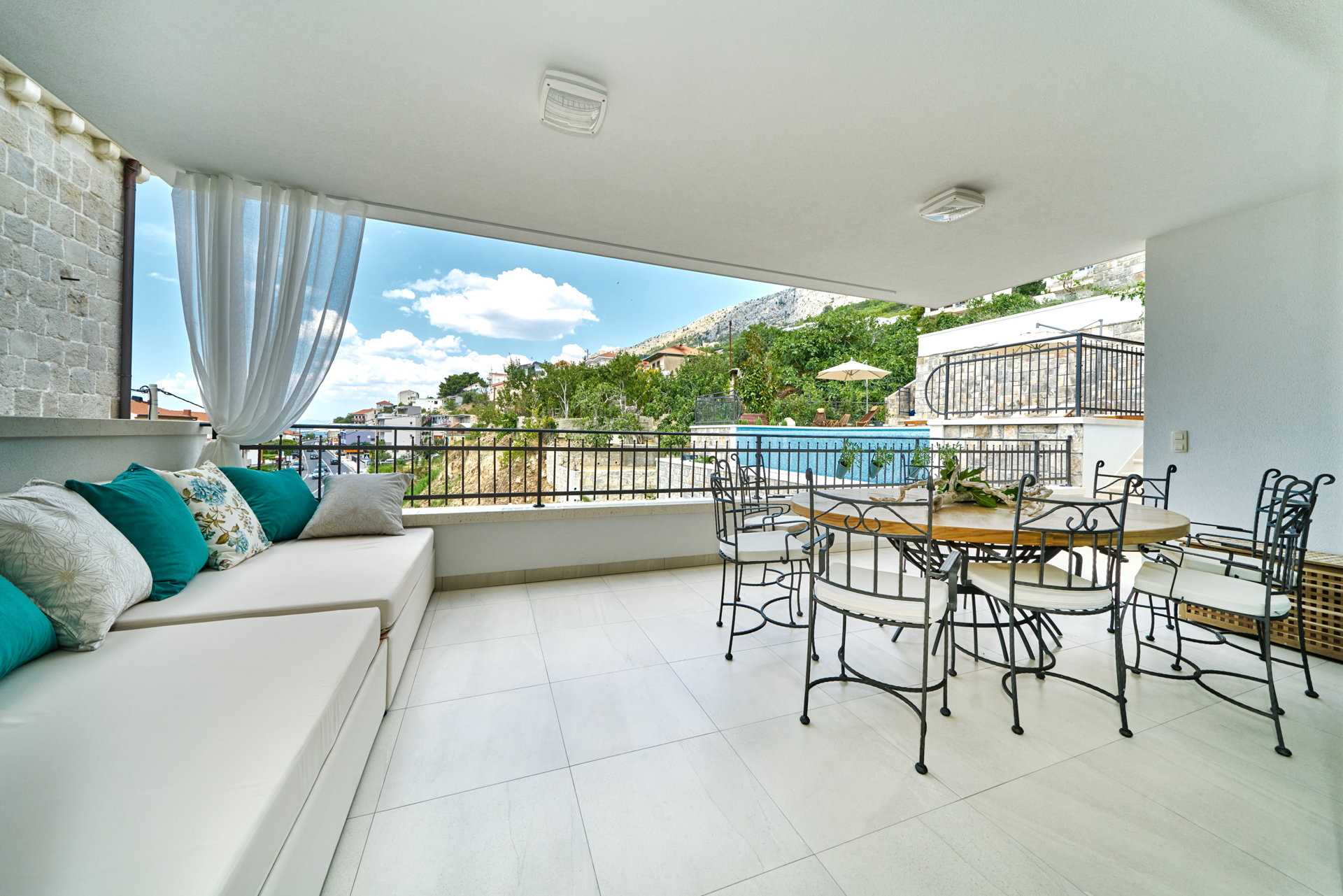 Luxury Villa Indigo with Pool