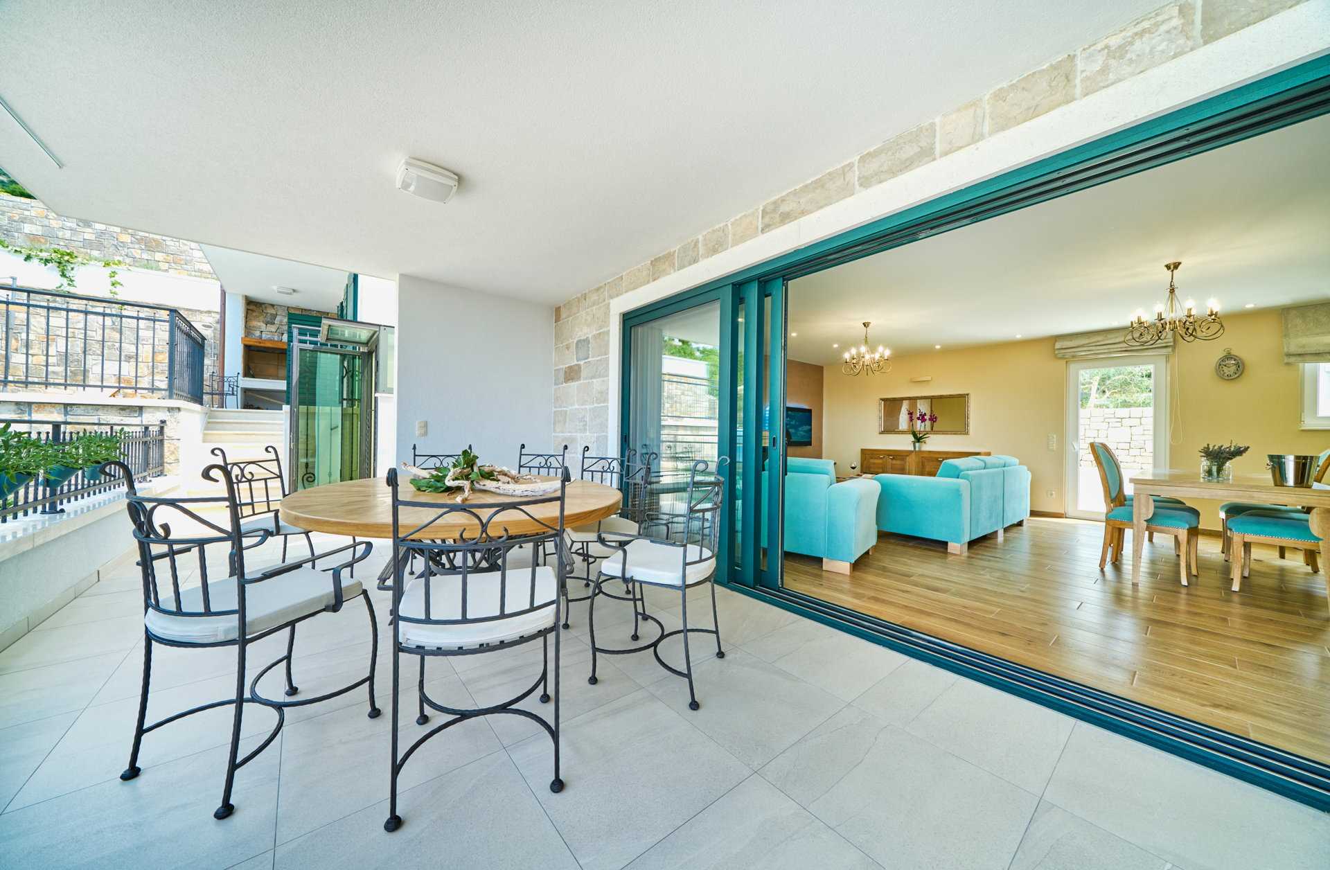 Luxury Villa Indigo with Pool
