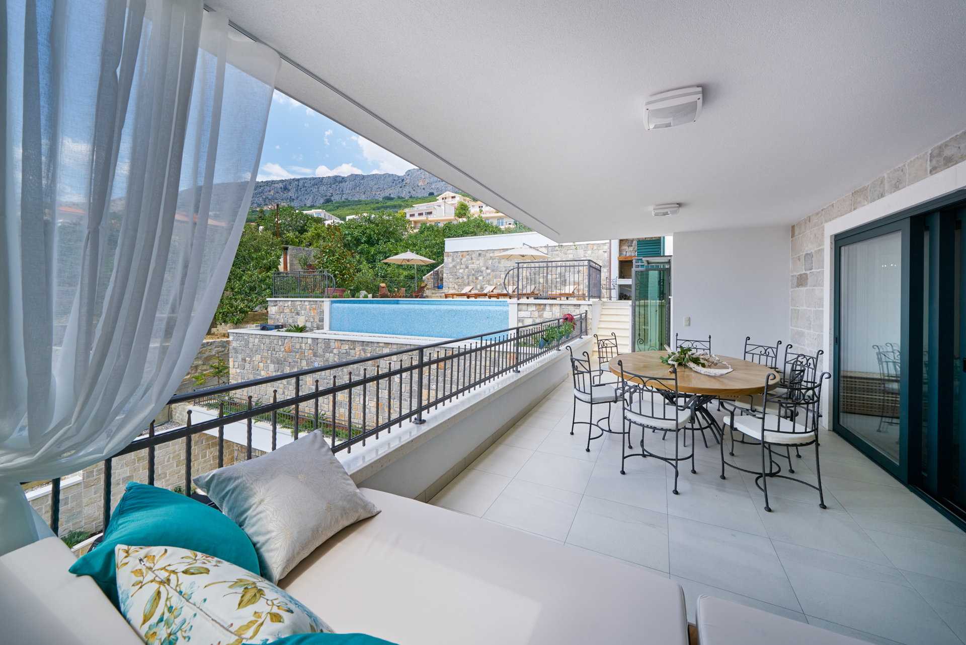 Luxury Villa Indigo with Pool