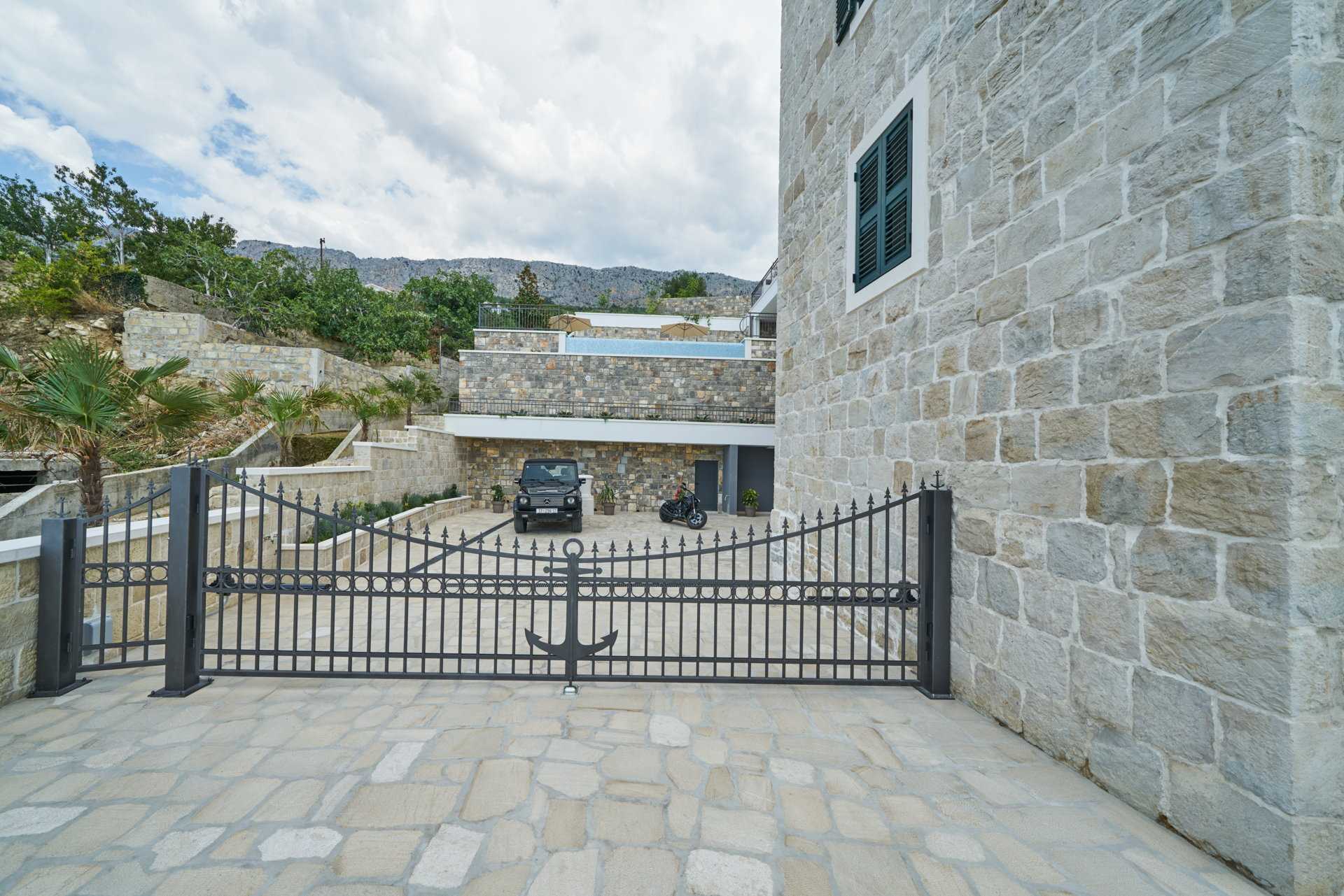 Luxury Villa Indigo with Pool