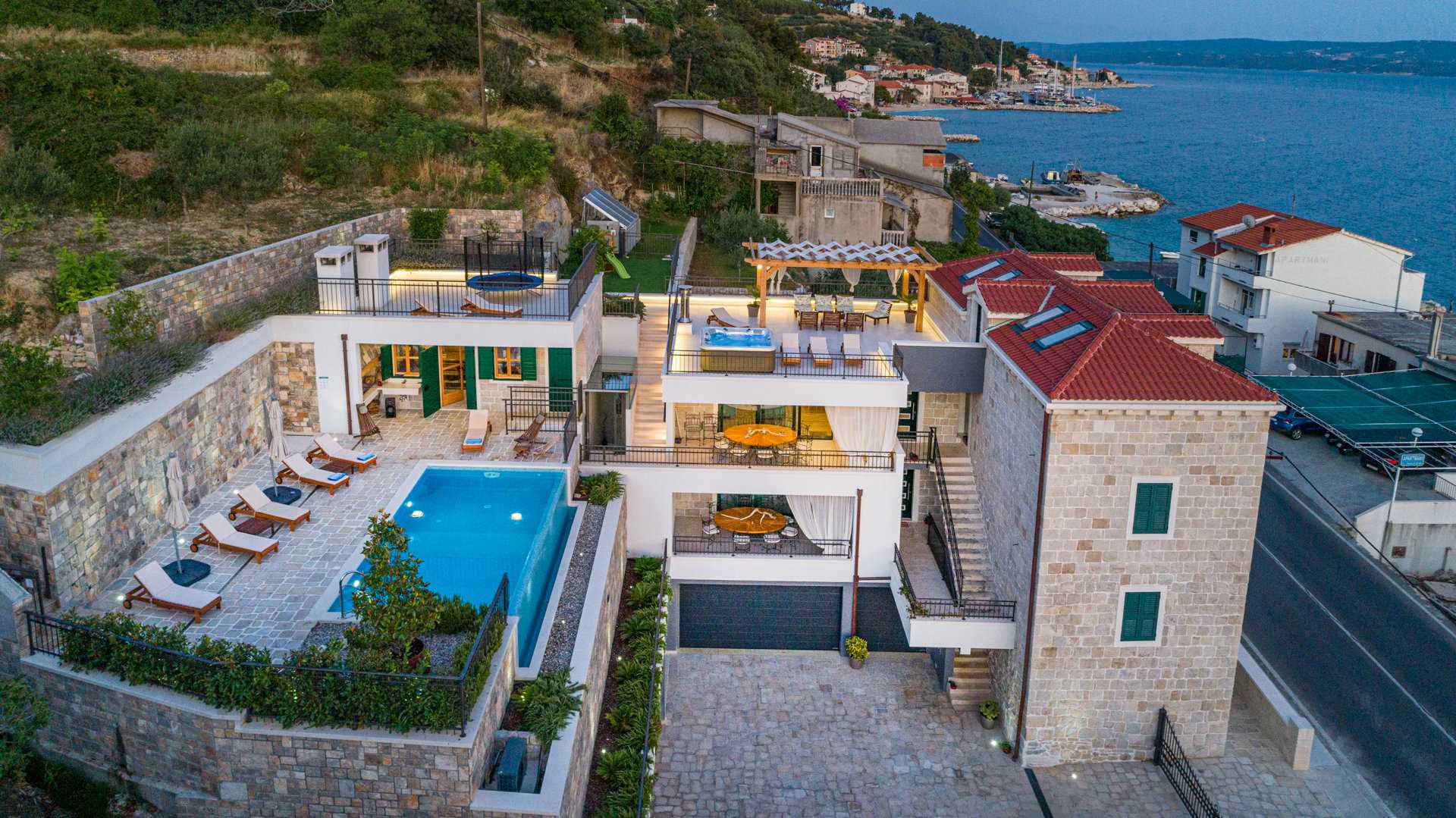 Luxury Villa Indigo with Pool