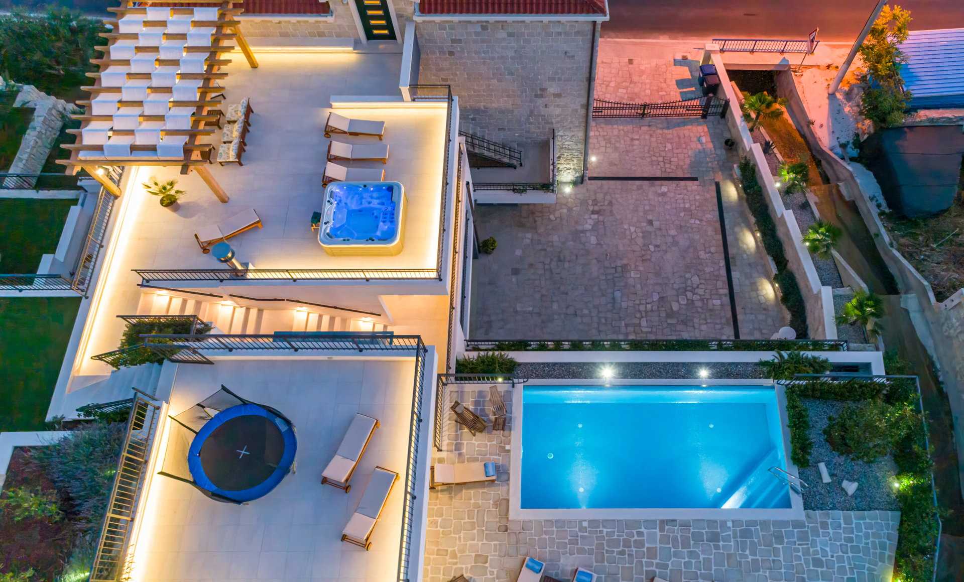 Luxury Villa Indigo with Pool