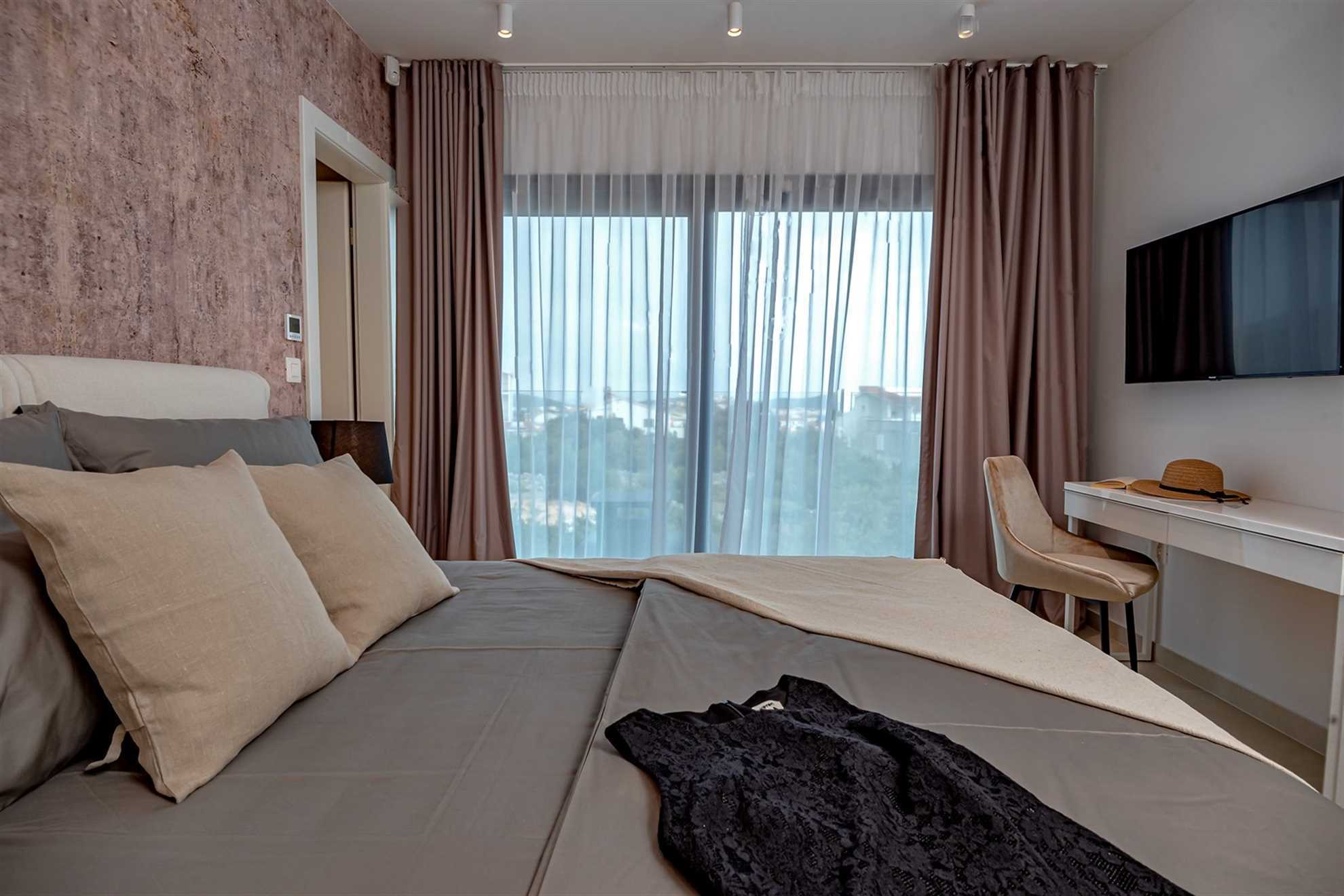 Luxury Villa Silvery with Pool