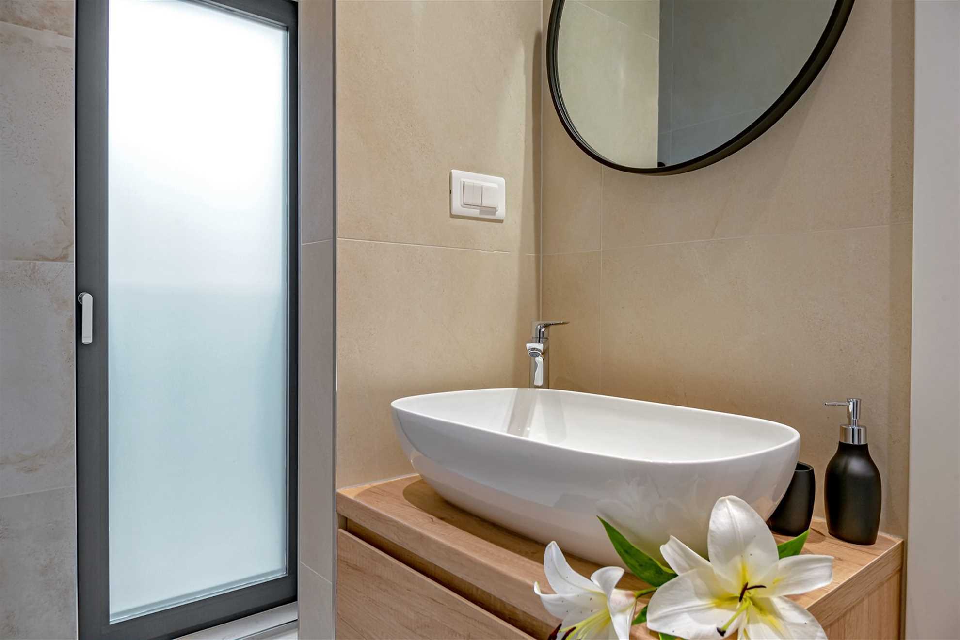 Luxury Villa Silvery with Pool