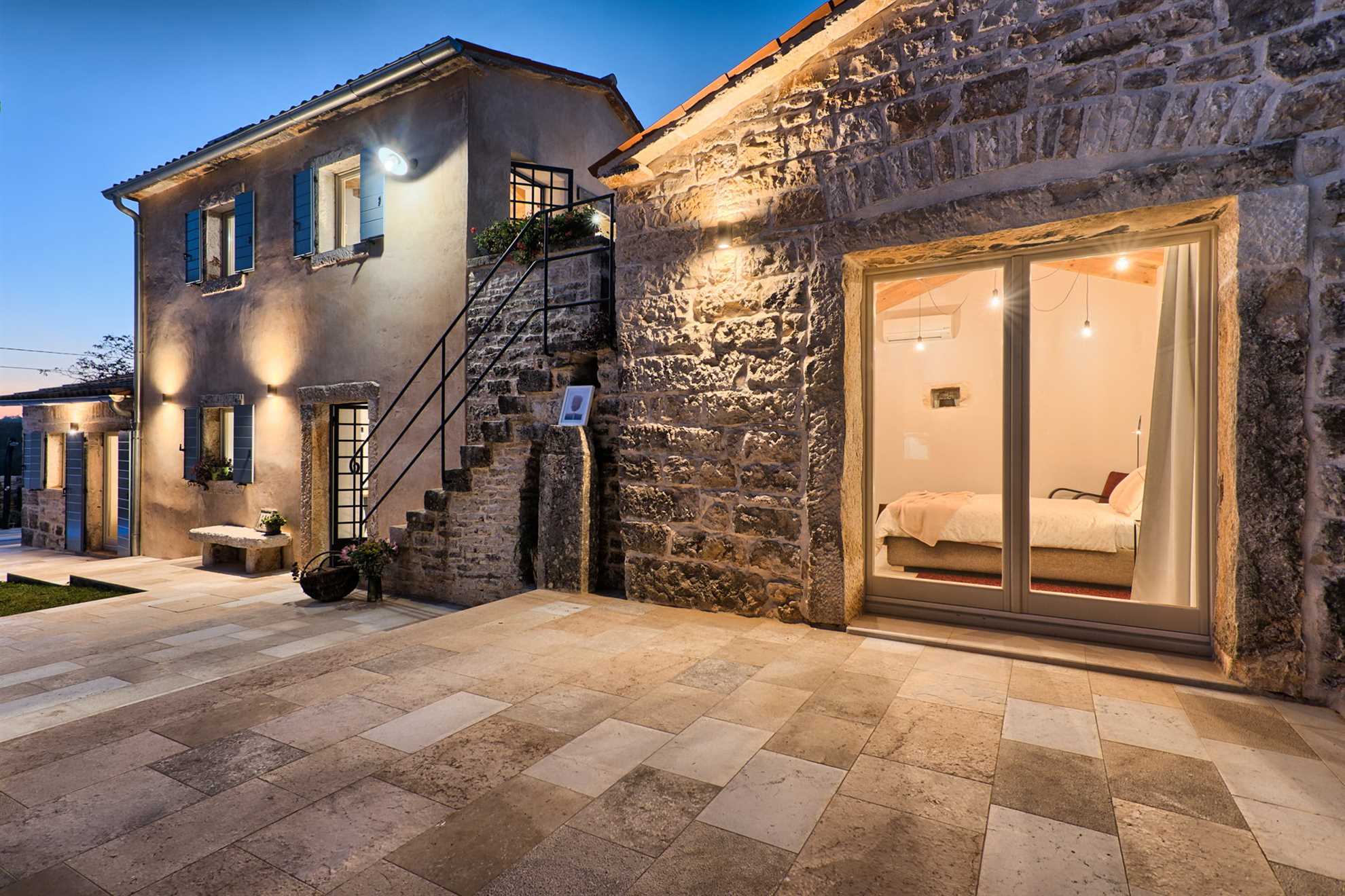 Villa Pietra mit Pool