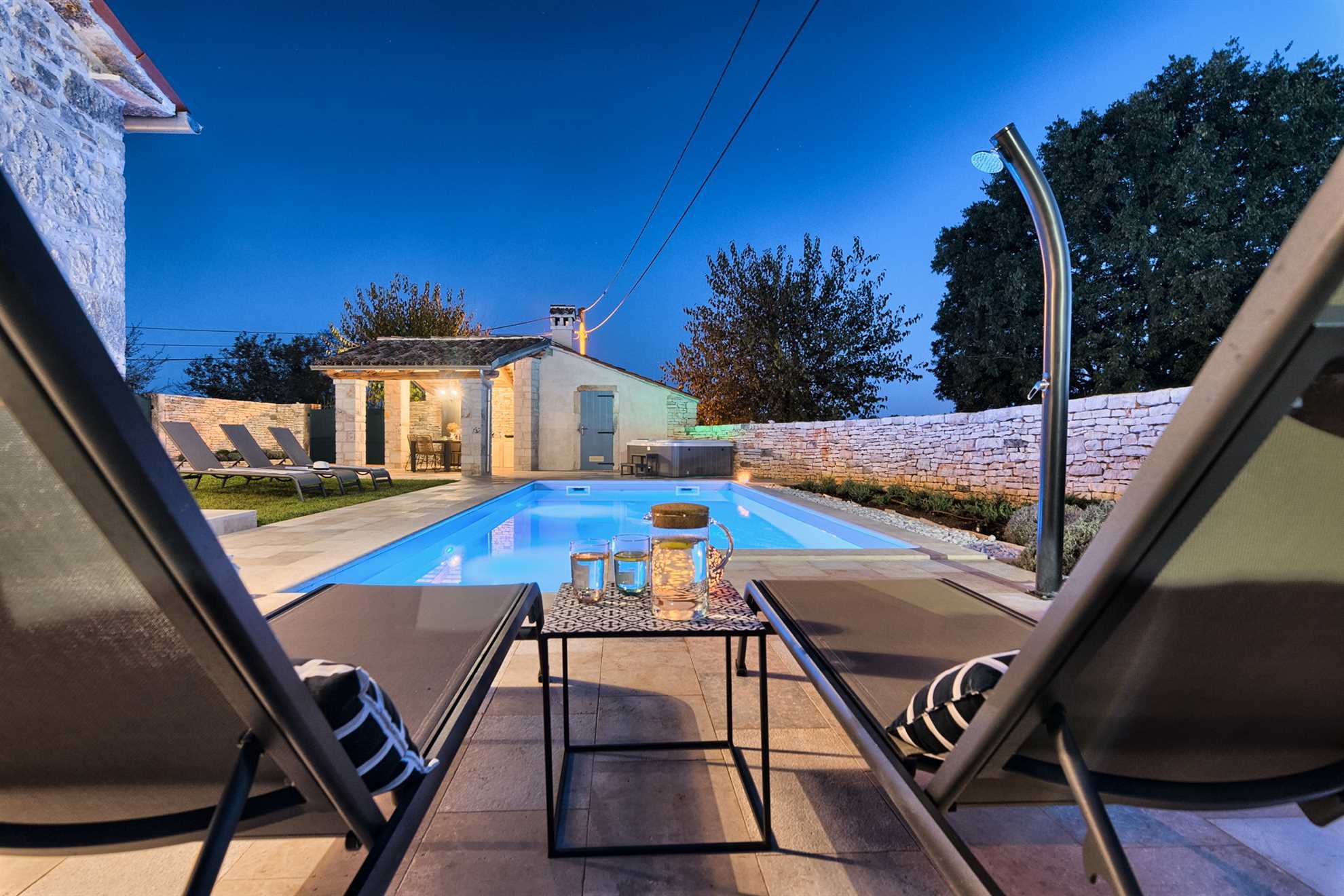 Villa Pietra mit Pool