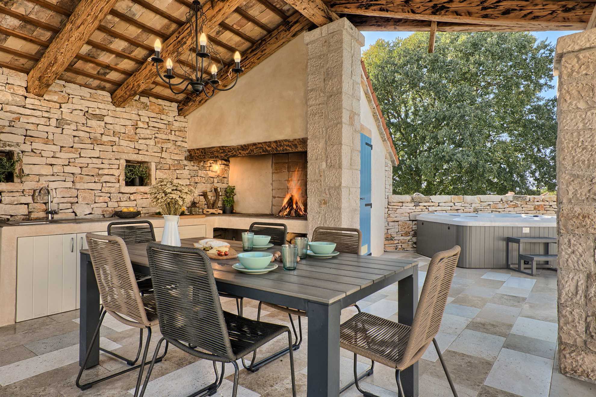 Villa Pietra mit Pool