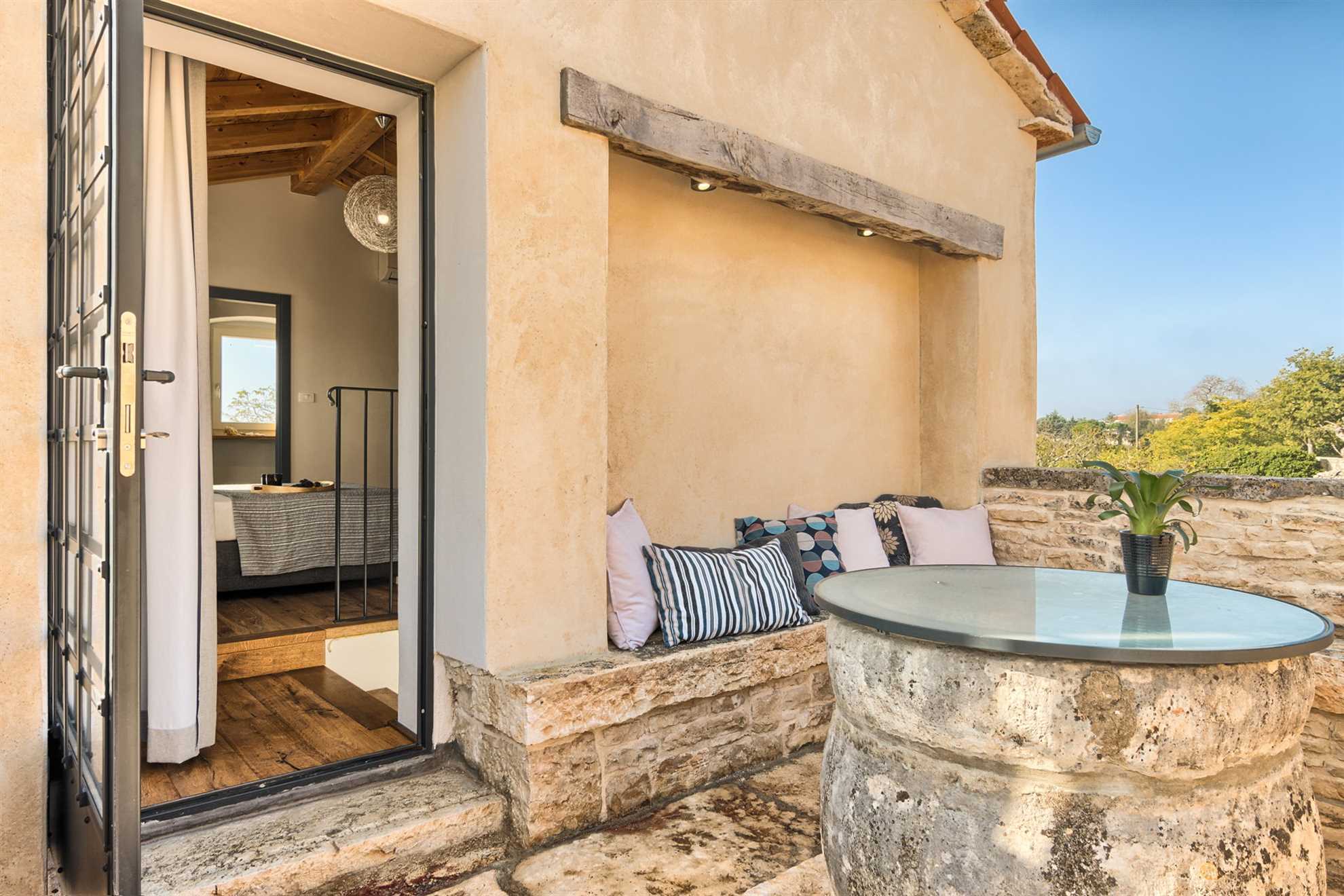Villa Pietra mit Pool