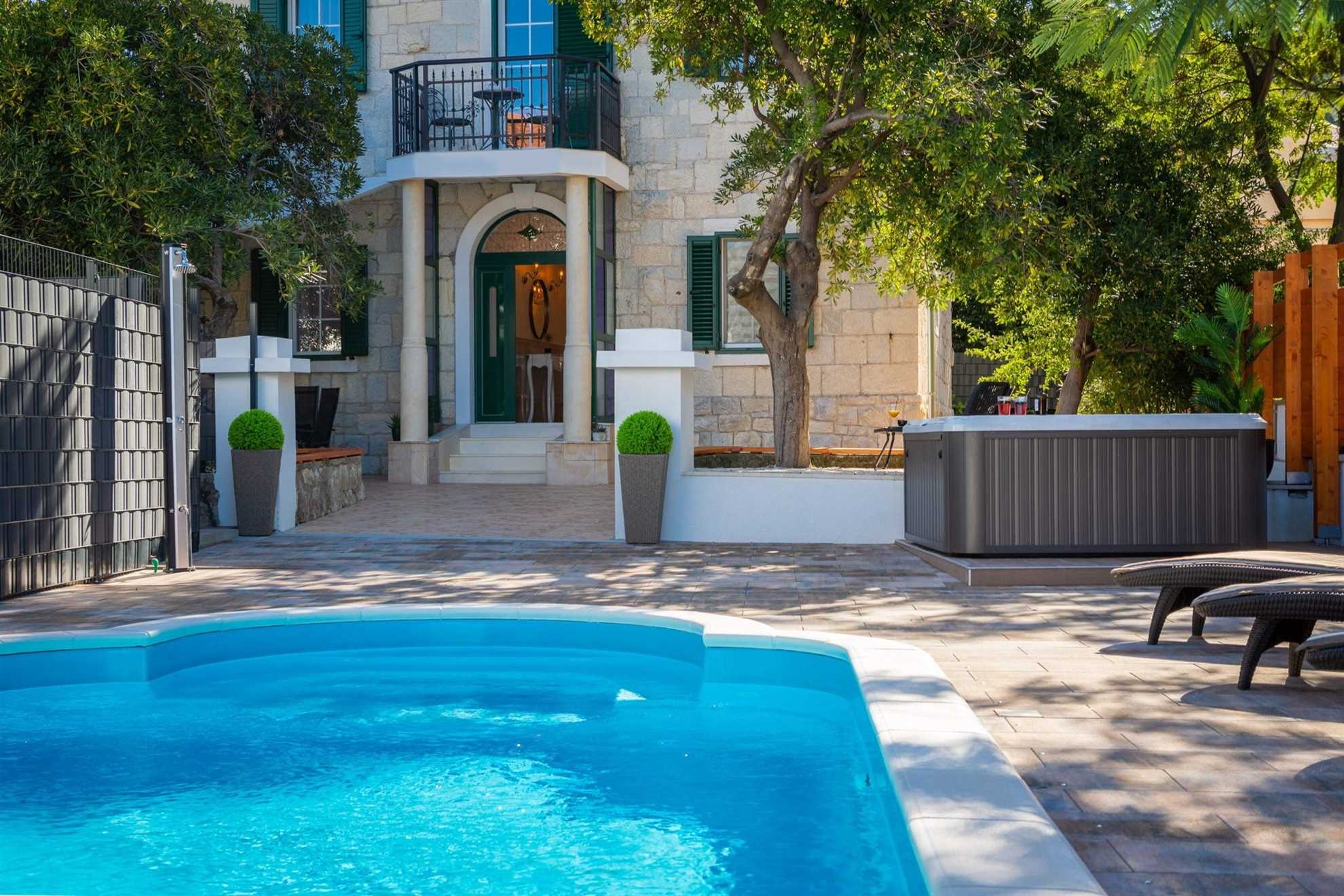 Luxury Villa Citadella with Pool