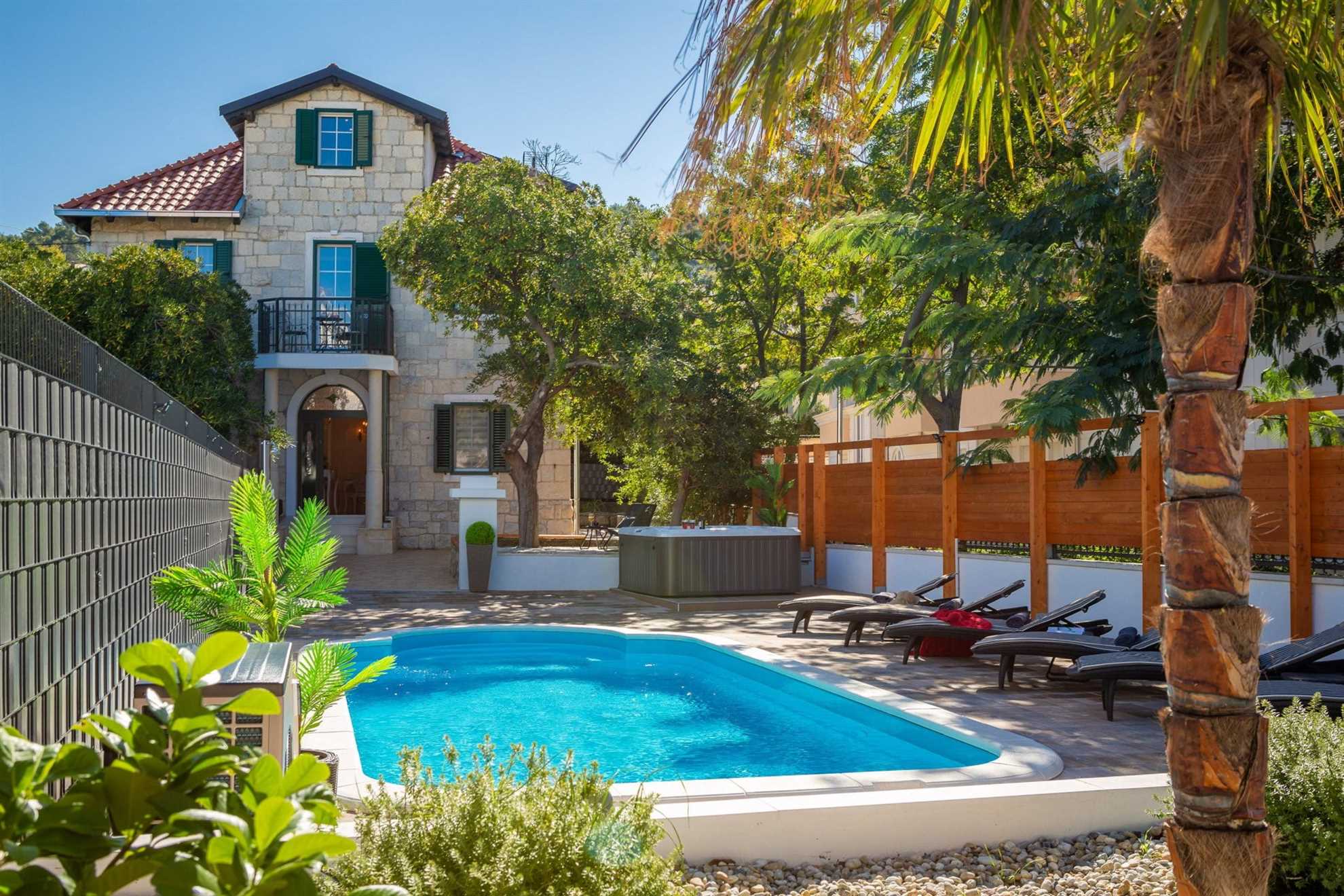 Luxury Villa Citadella with Pool