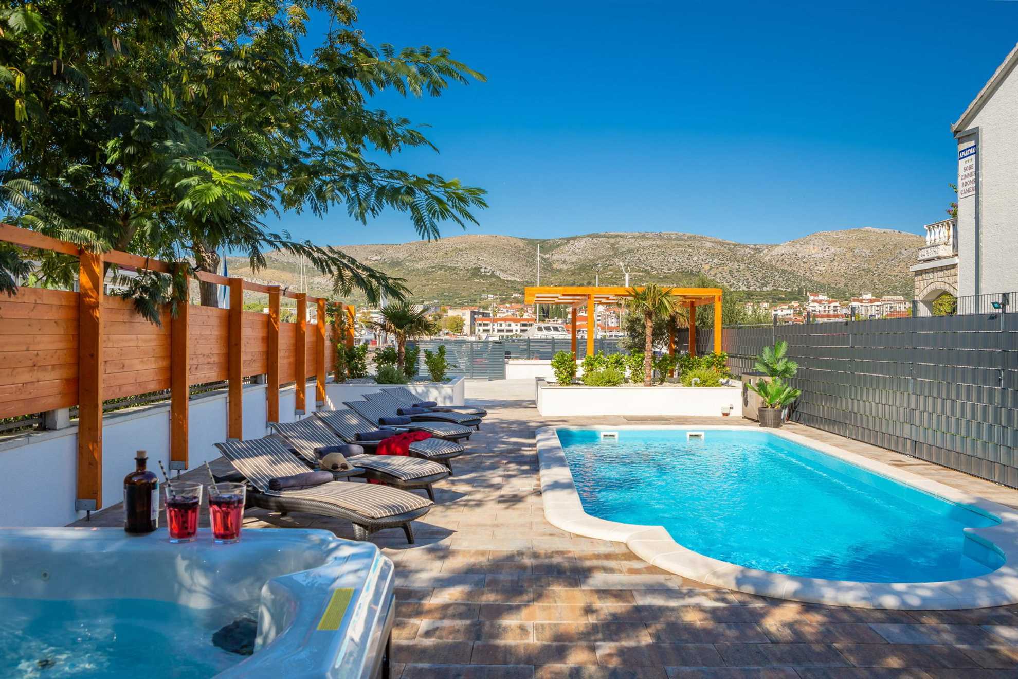 Luxury Villa Citadella with Pool