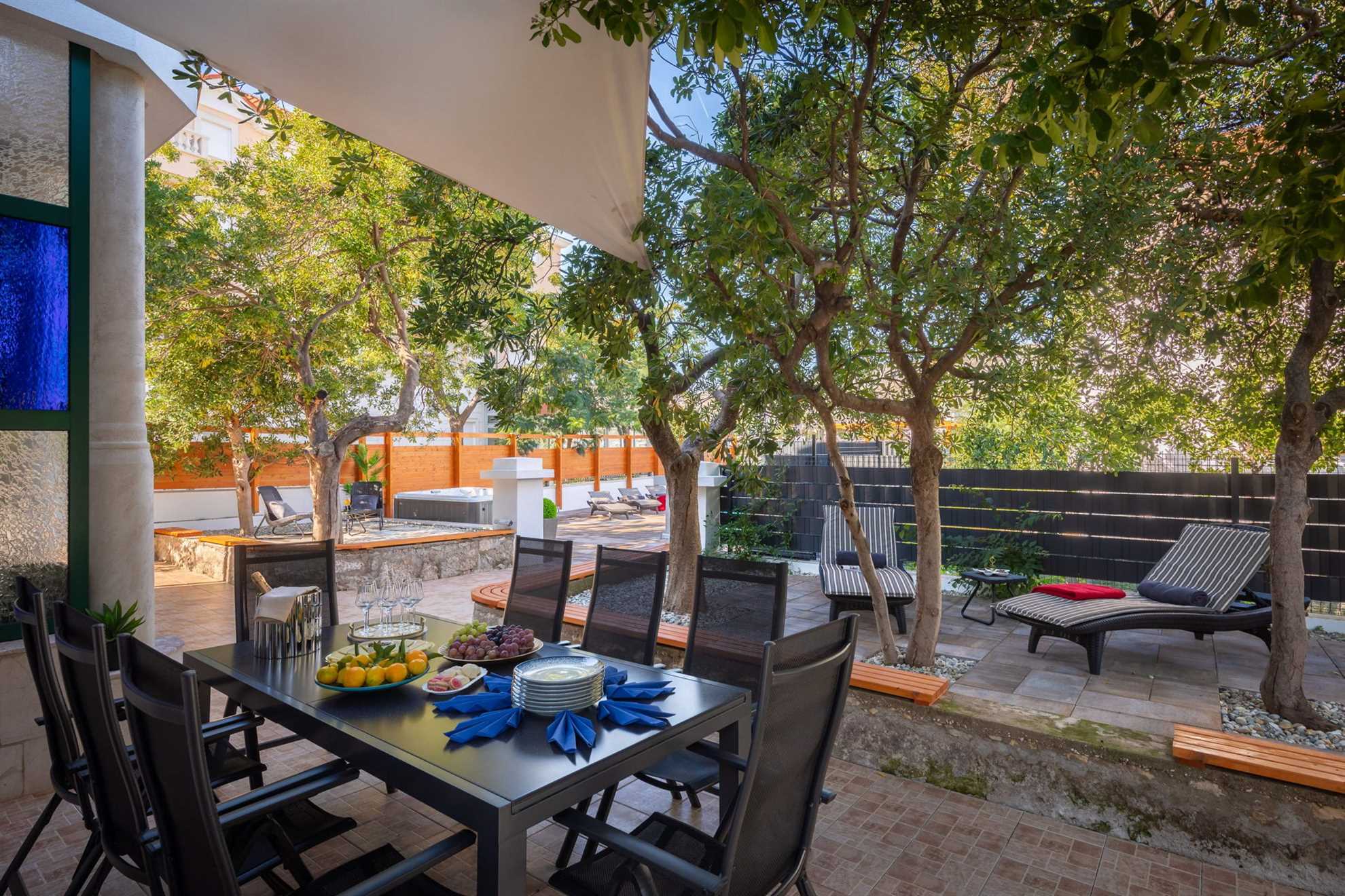 Luxury Villa Citadella with Pool