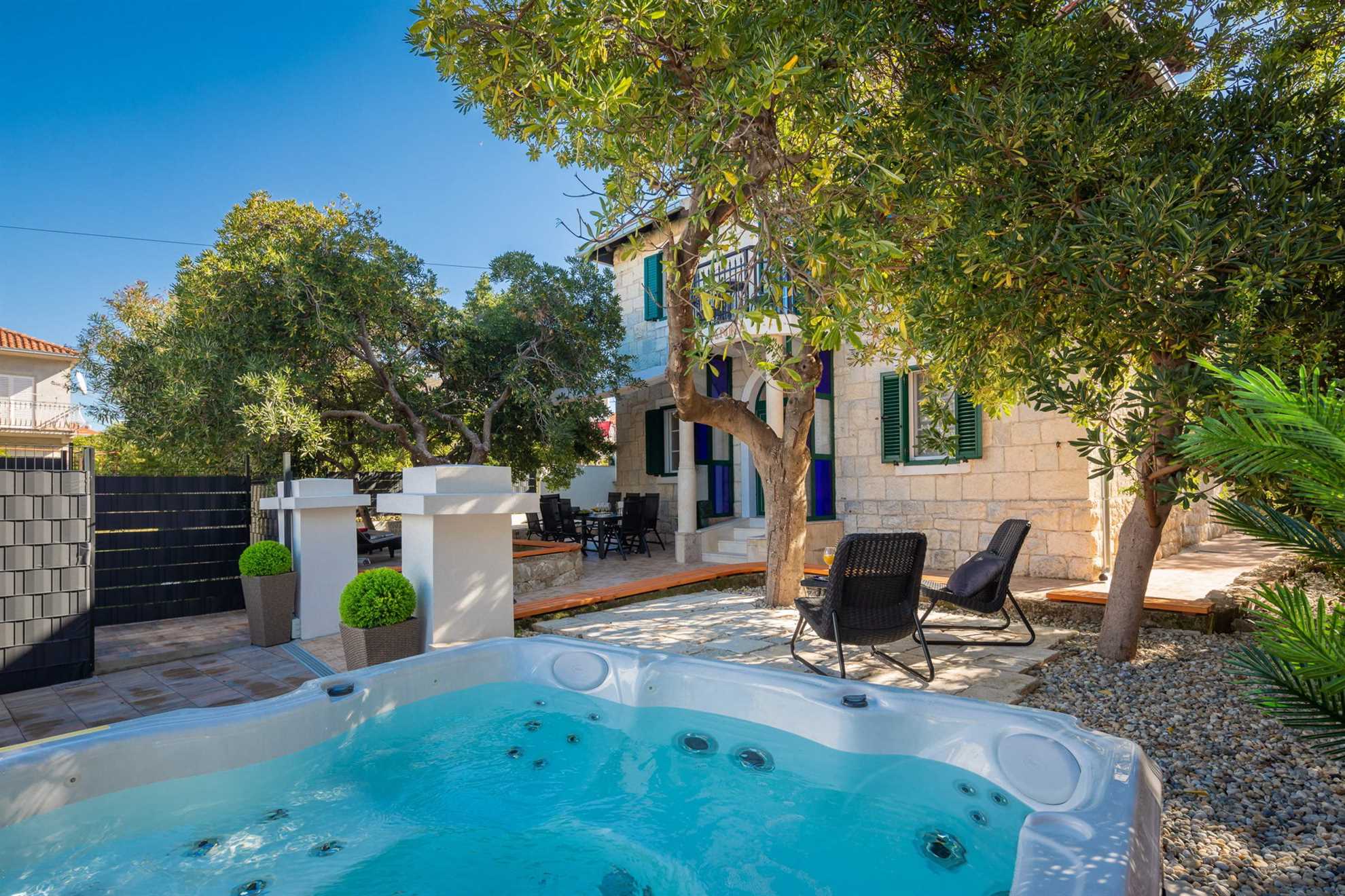 Luxury Villa Citadella with Pool