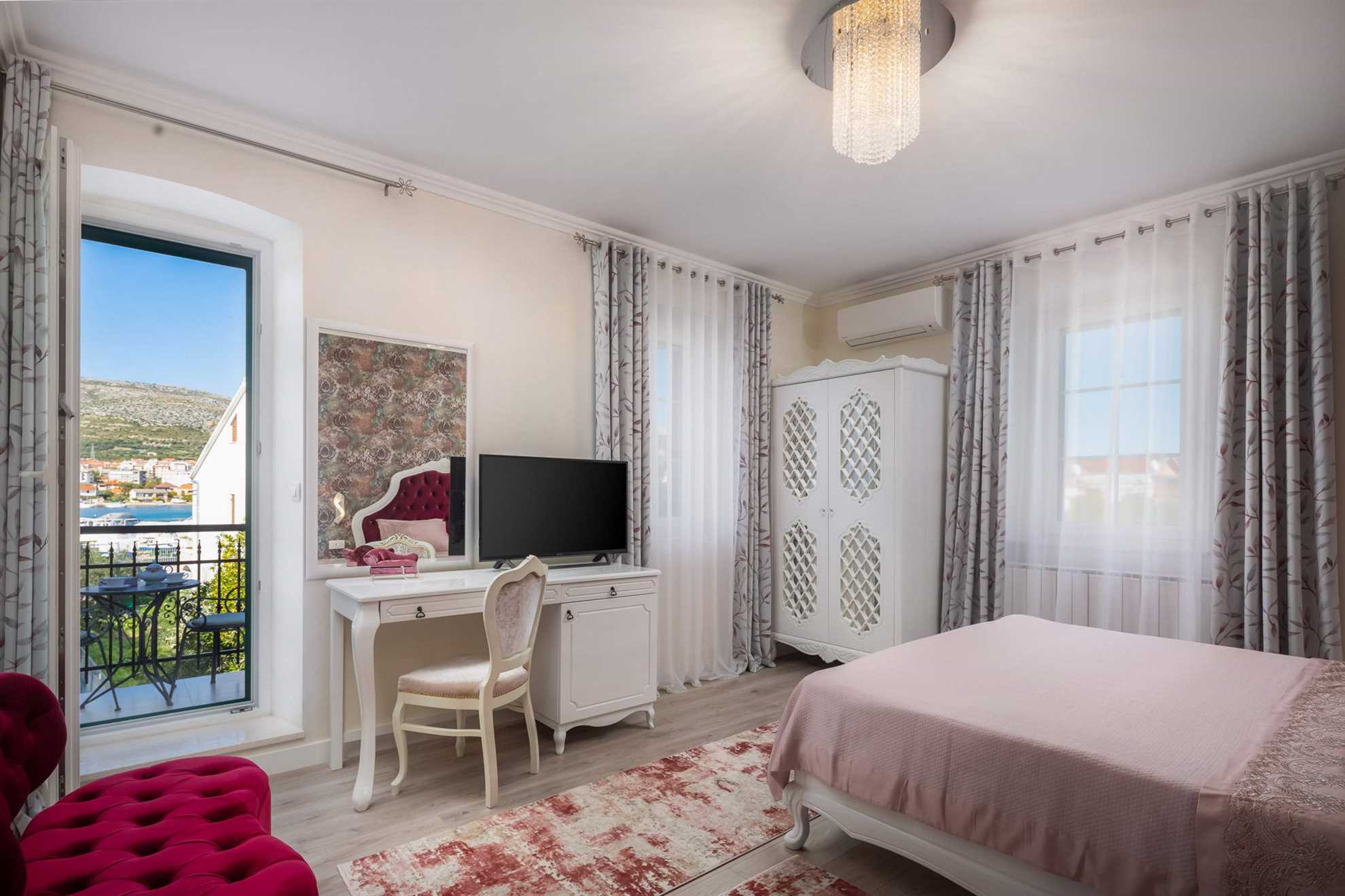 Luxury Villa Citadella with Pool
