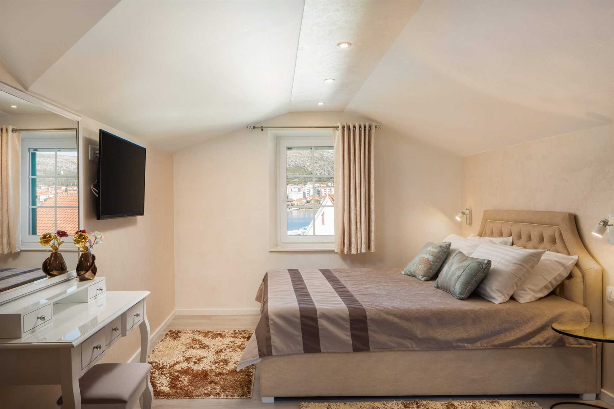 Luxury Villa Citadella with Pool