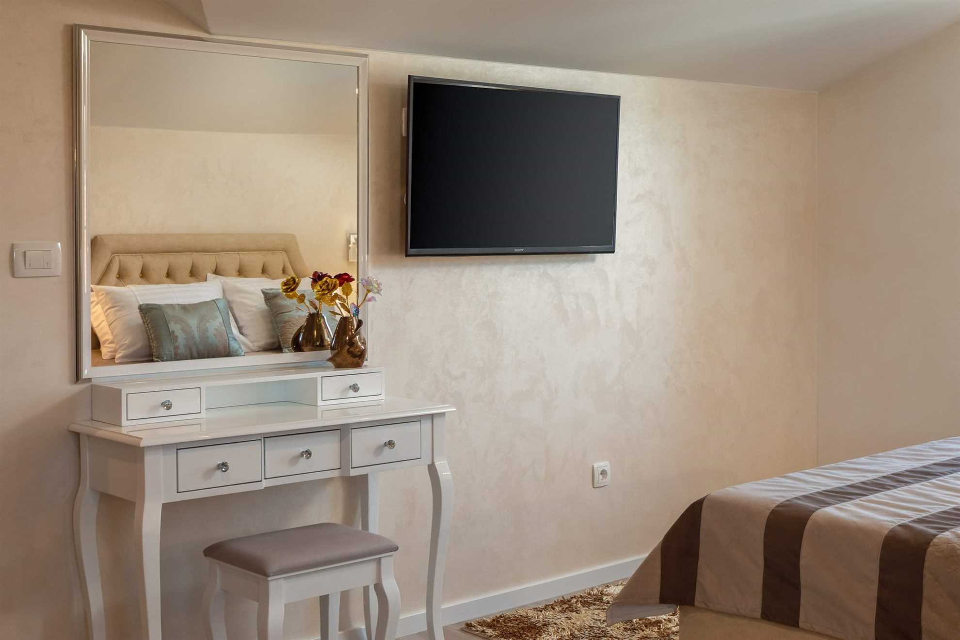 Luxury Villa Citadella with Pool