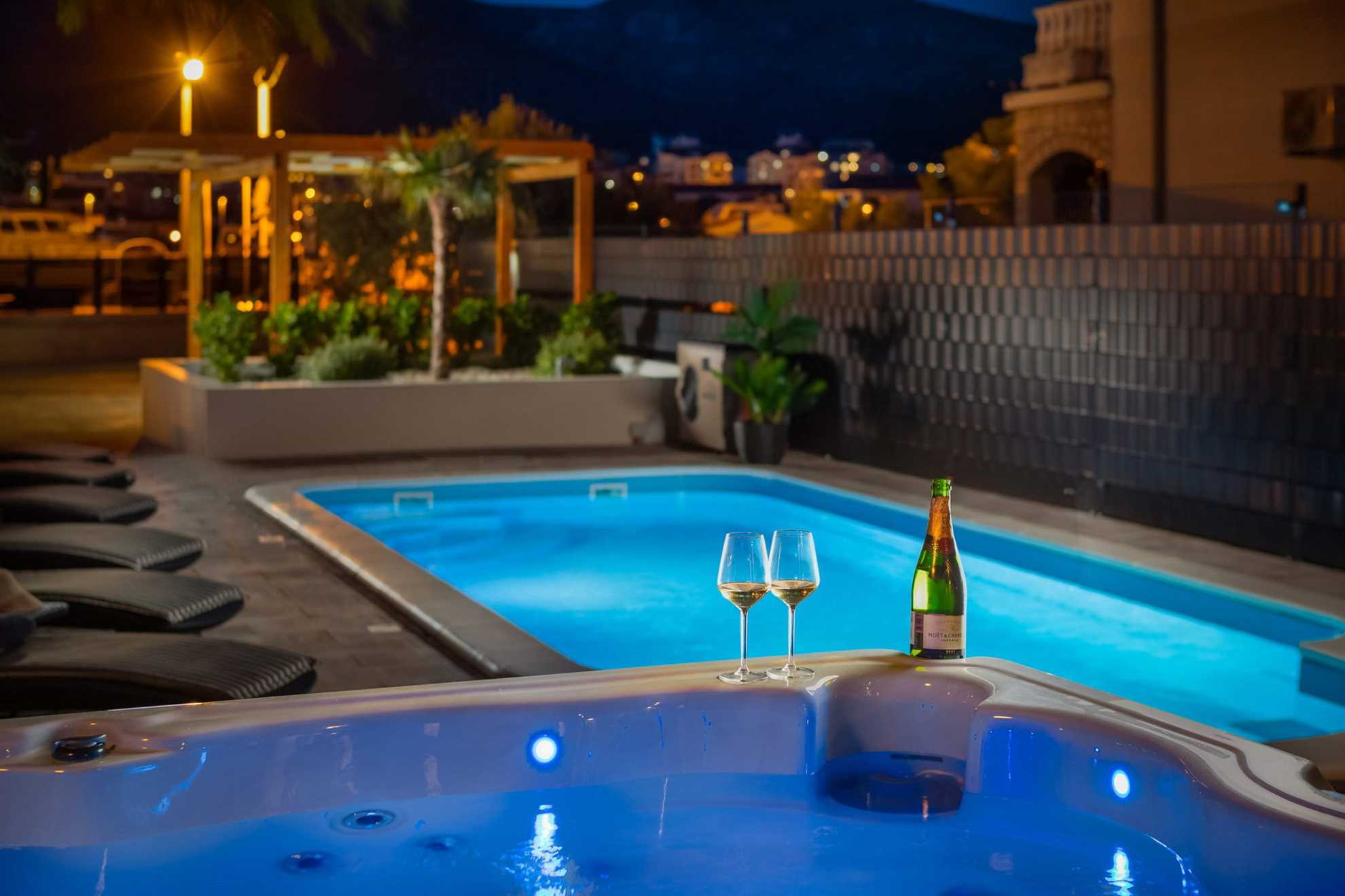 Luxury Villa Citadella with Pool