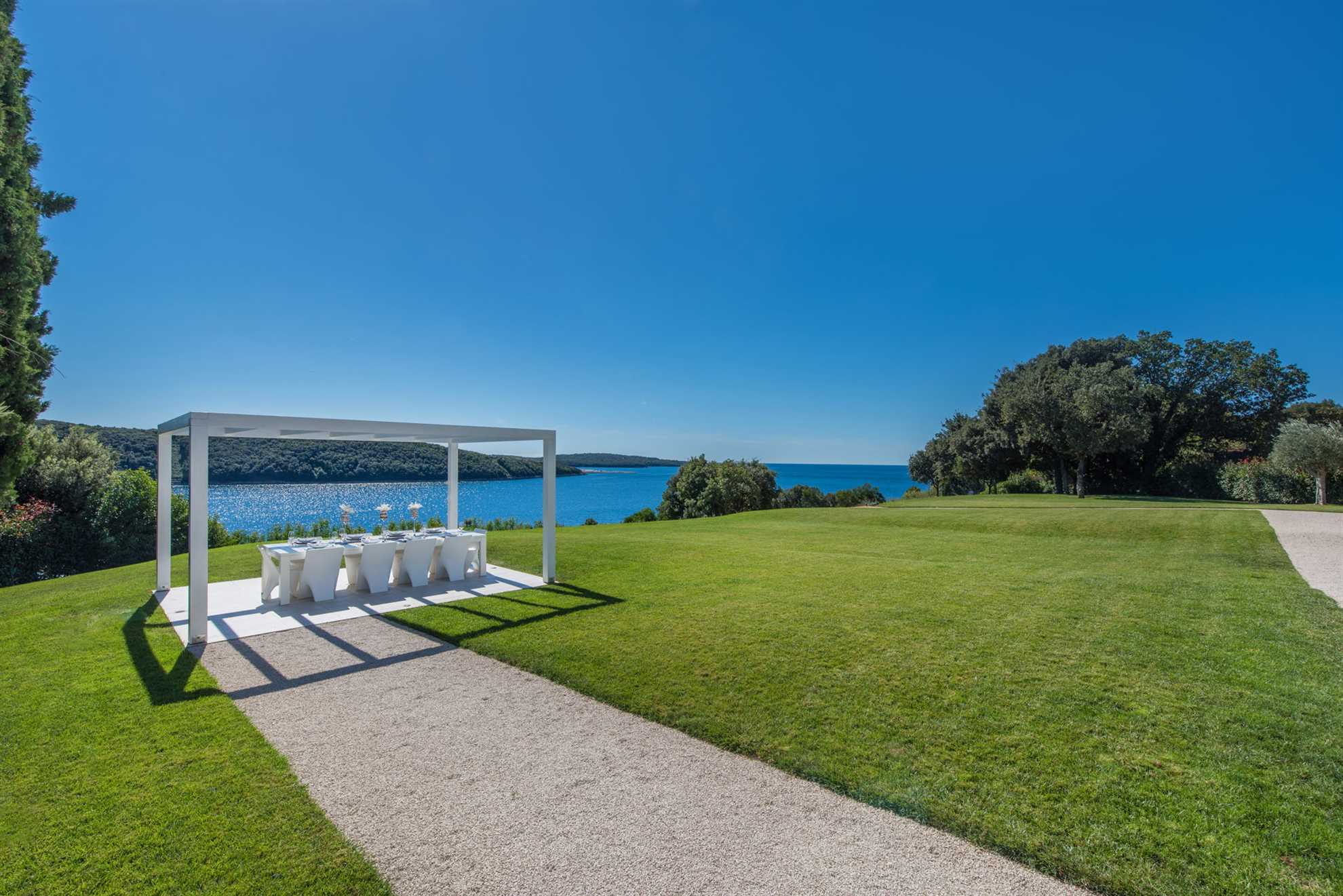 Luxury Villa La Bellissima with Pool