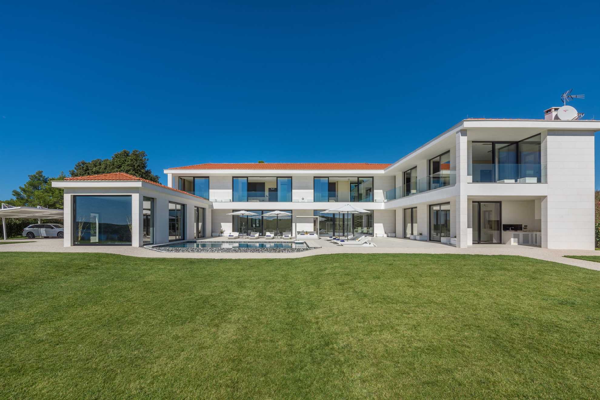 Luxury Villa La Bellissima with Pool