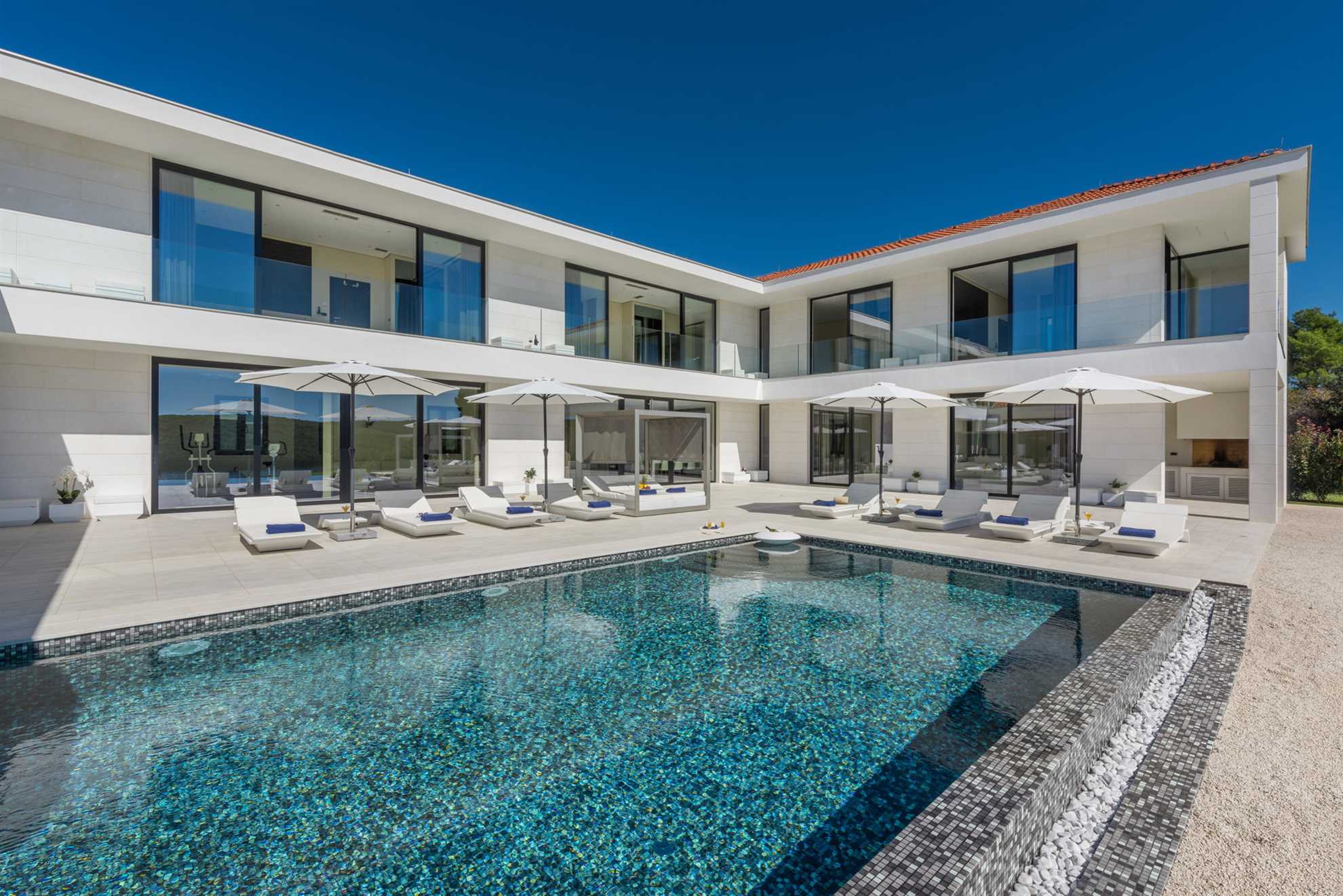 Luxury Villa La Bellissima with Pool