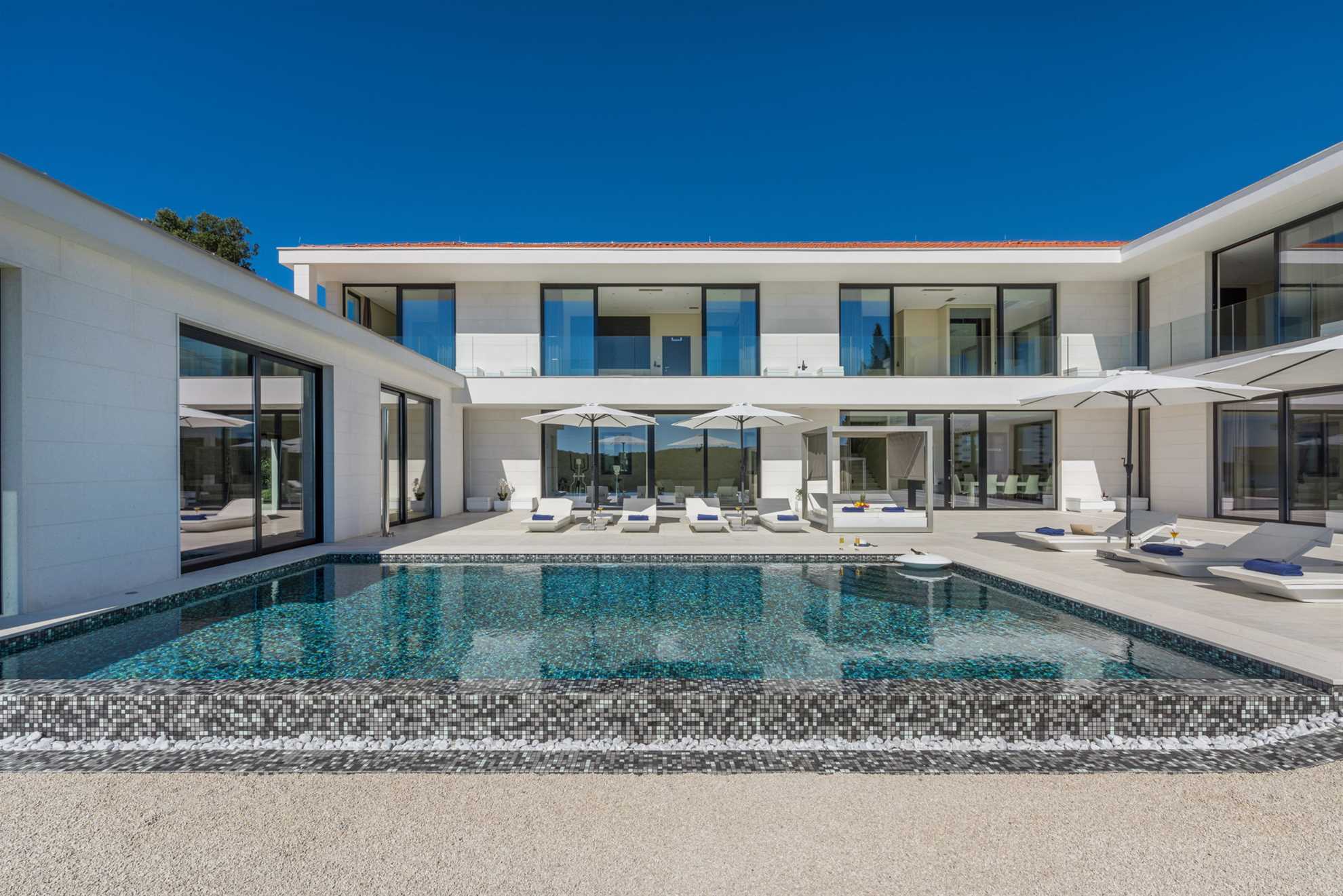 Luxury Villa La Bellissima with Pool