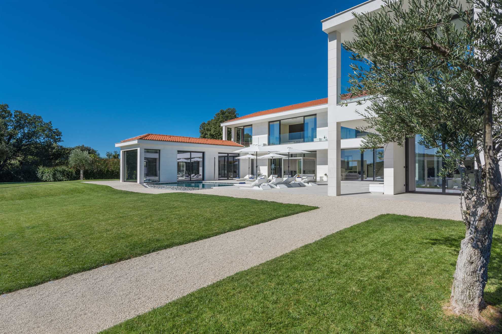 Luxury Villa La Bellissima with Pool