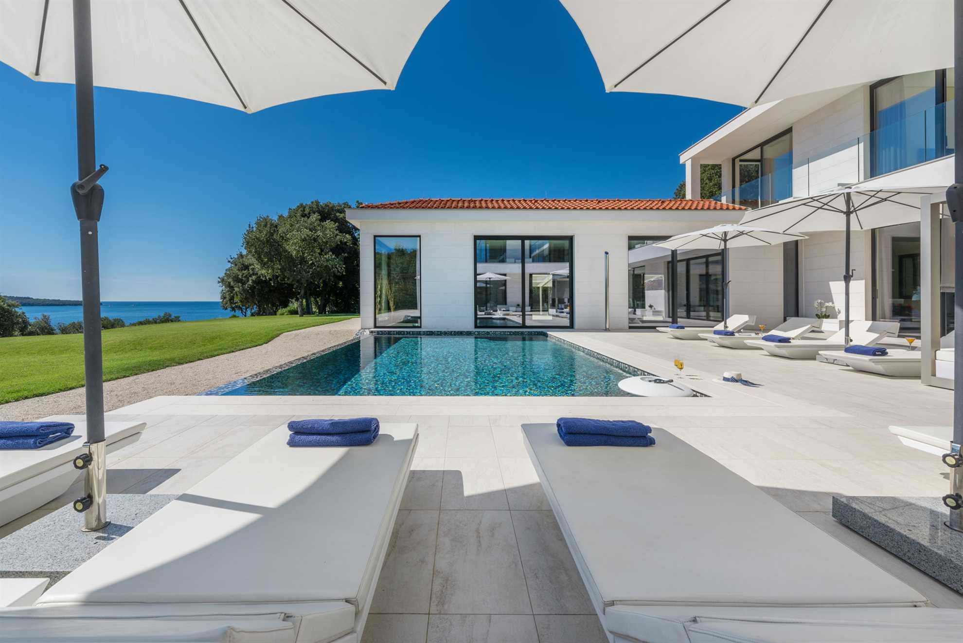 Luxury Villa La Bellissima with Pool